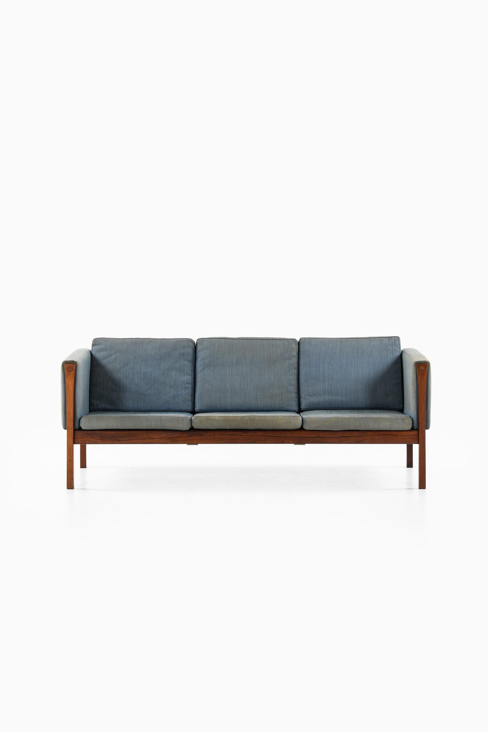 Canapé Hans Wegner Modèle CH163 Produit par Carl Hansen & Son au Danemark en vente 1