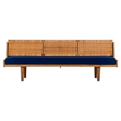 Hans Wegner Sofa Model GE-258 by GETAMA in Denmark