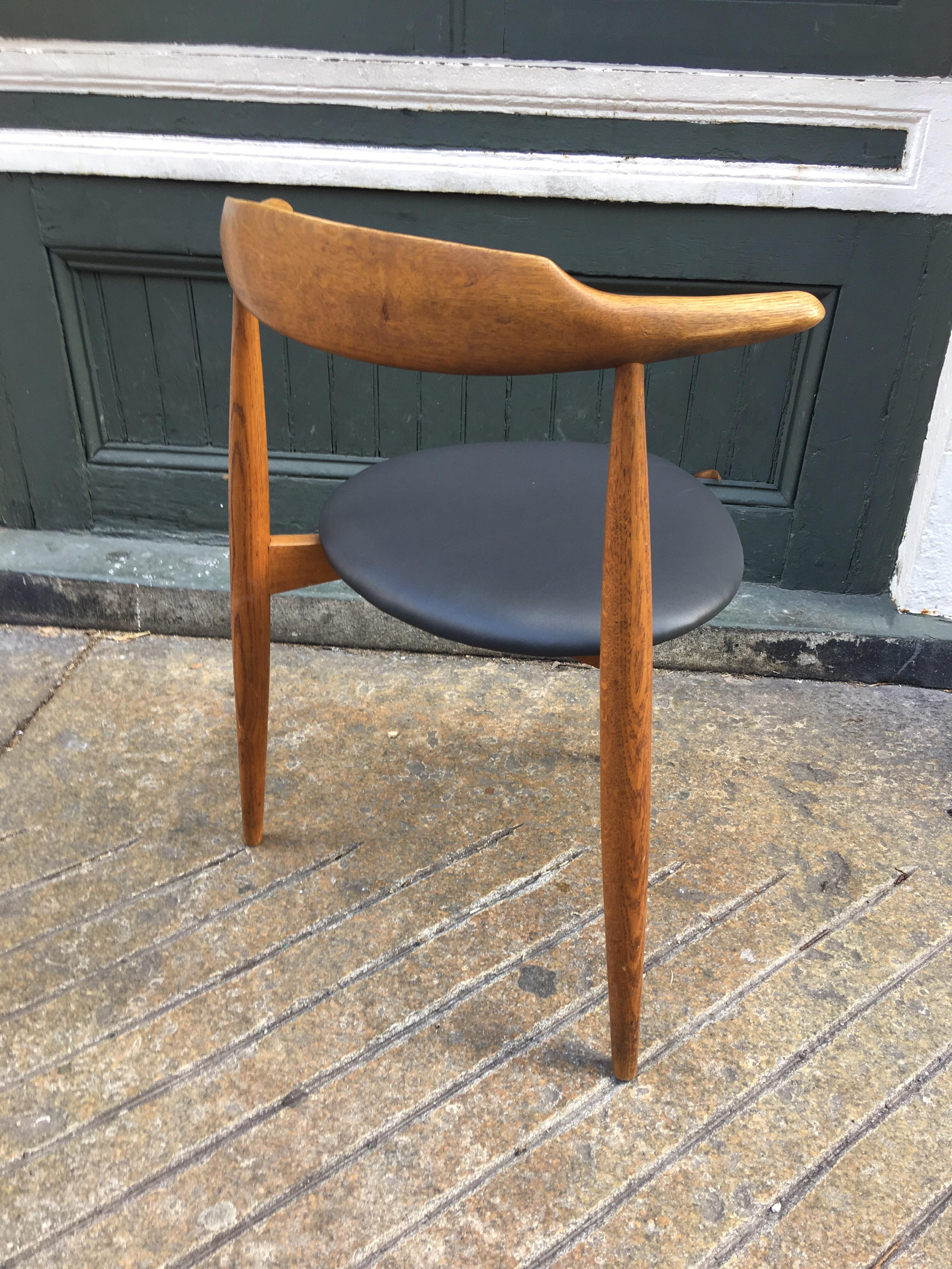 Hans Wegner Stacking Chairs for Fritz Hansen Model 4104 In Good Condition In Philadelphia, PA