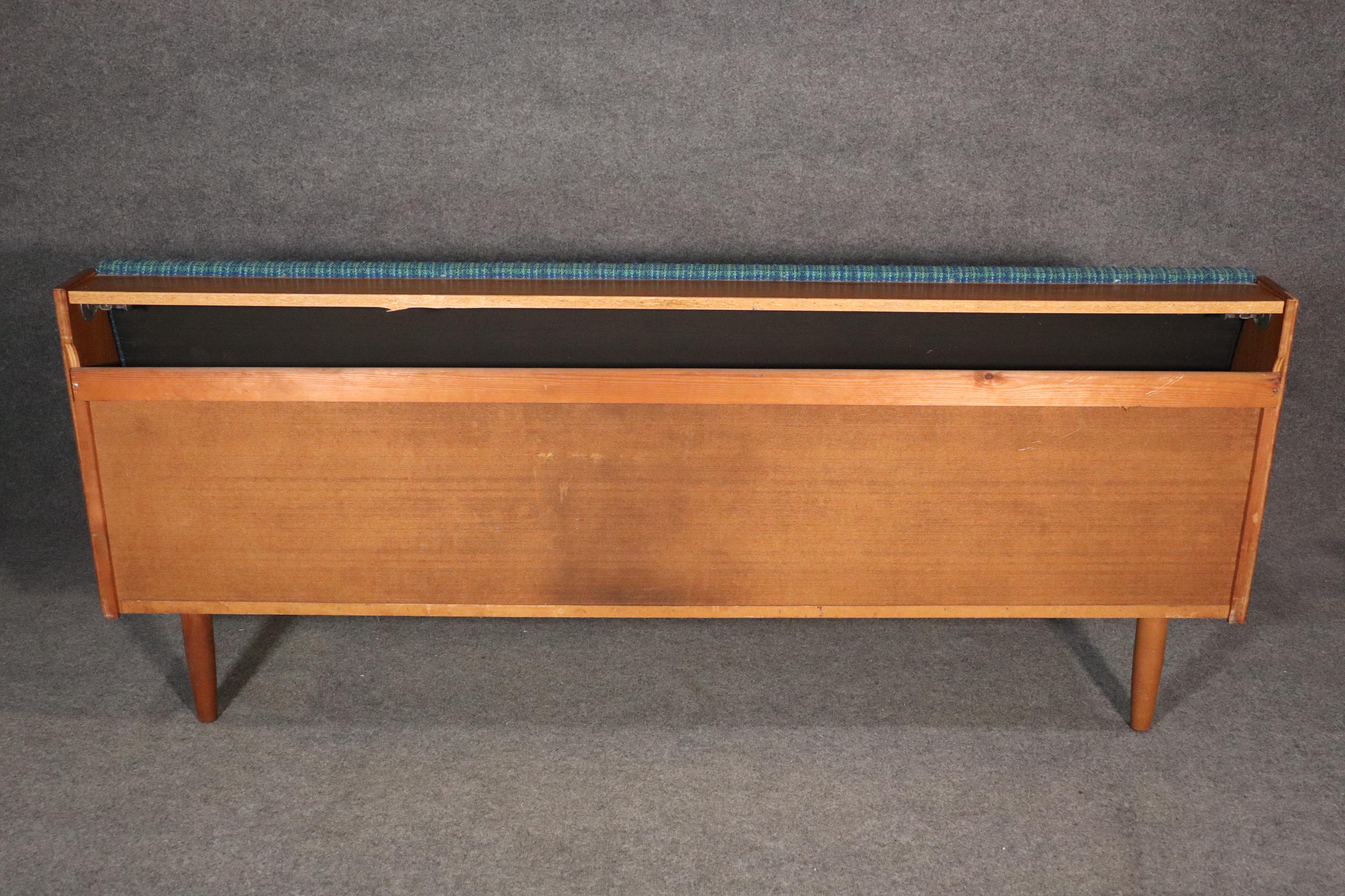 Mid-Century Modern Hans Wegner Style Daybed For Sale