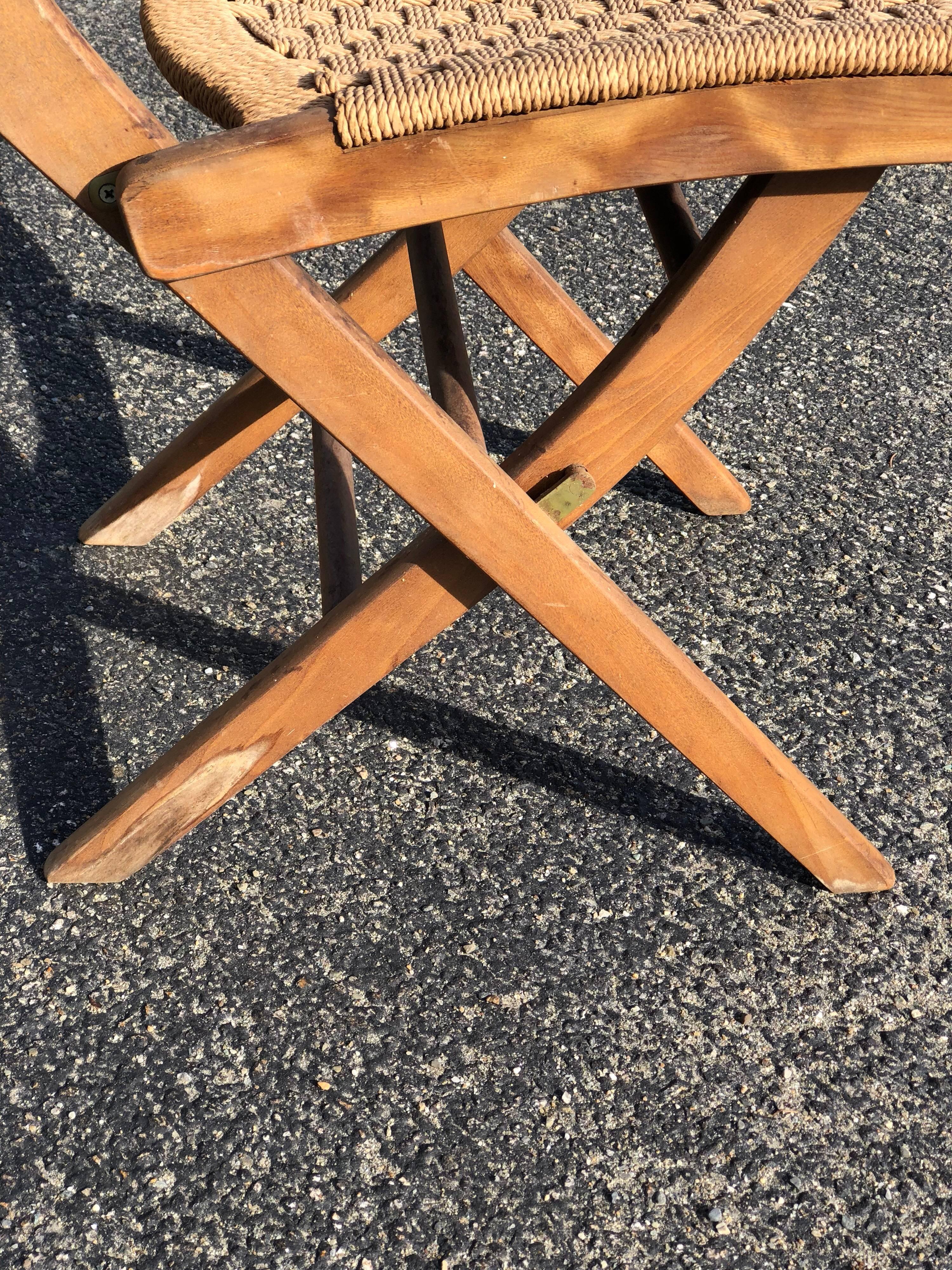 Hans Wegner Style Folding Rope Chair In Good Condition In Redding, CT