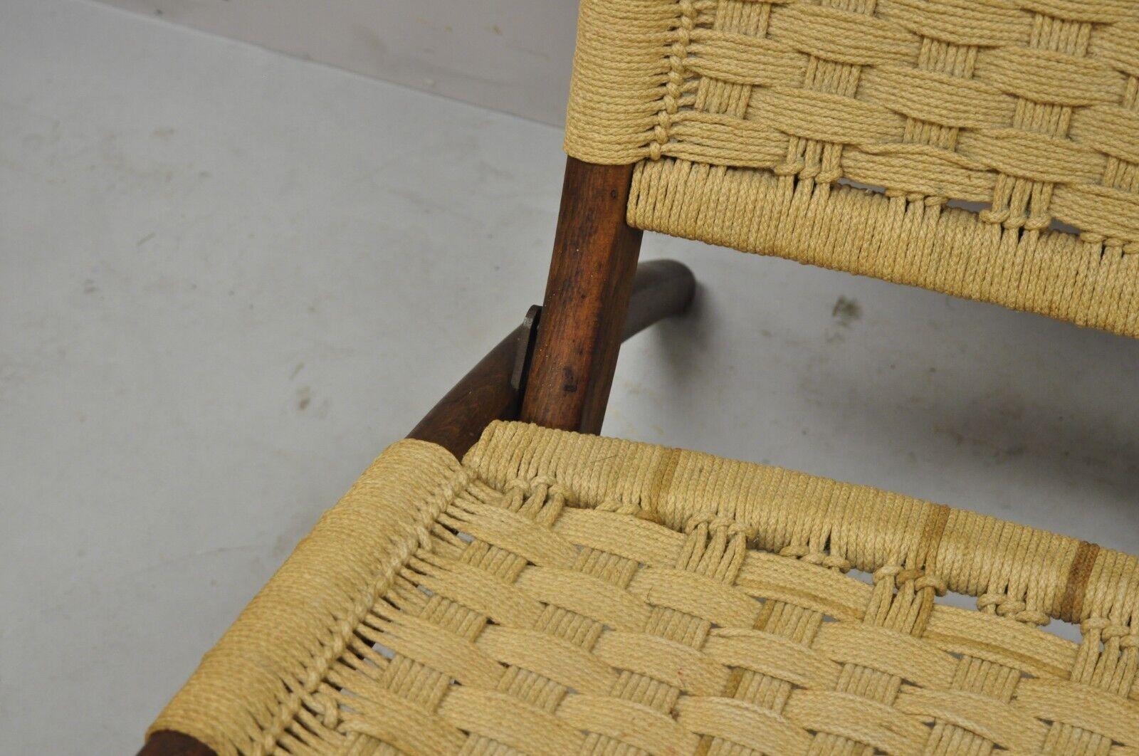 20th Century Hans Wegner Style Folding Rope Chair Mid-Century Modern Lounge Chair