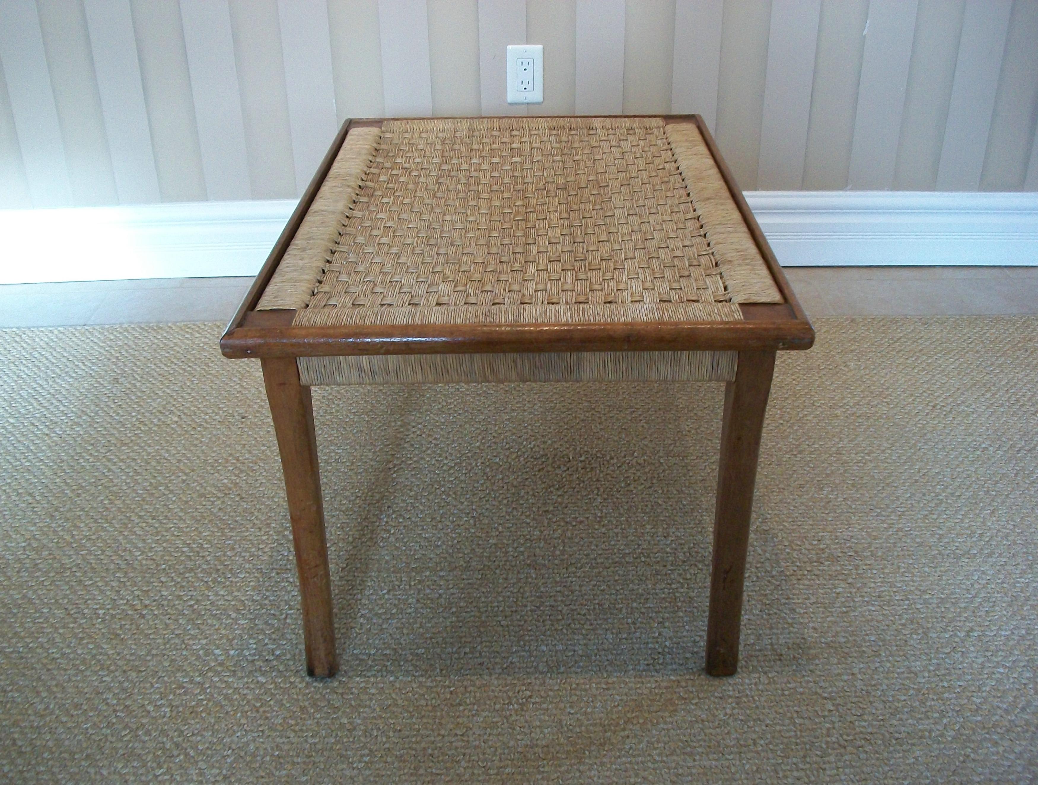 Suite di mobili in rafia pieghevoli in stile Hans Wegner - Messico - Circa 1960 in vendita 7