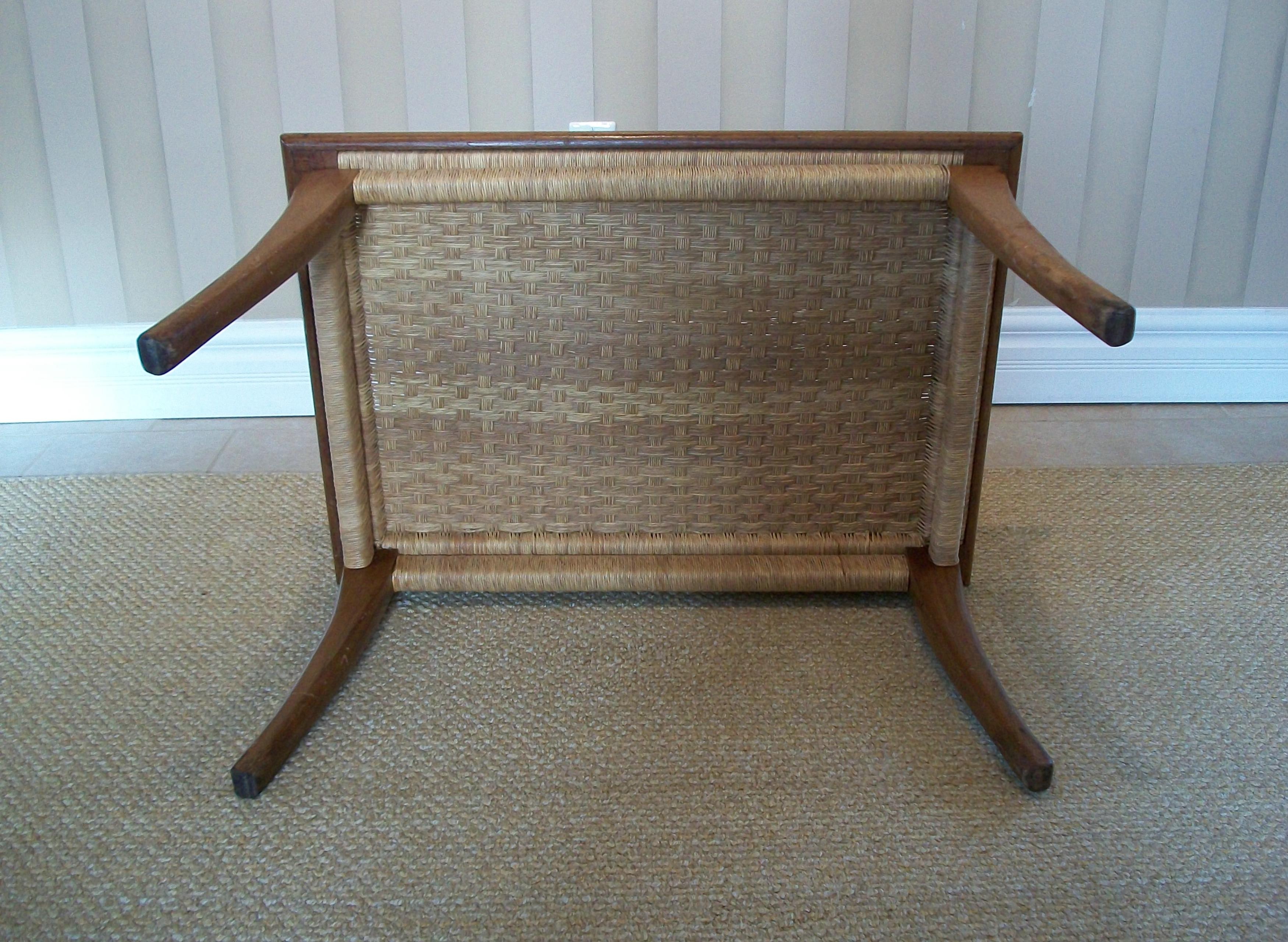 Suite di mobili in rafia pieghevoli in stile Hans Wegner - Messico - Circa 1960 in vendita 8