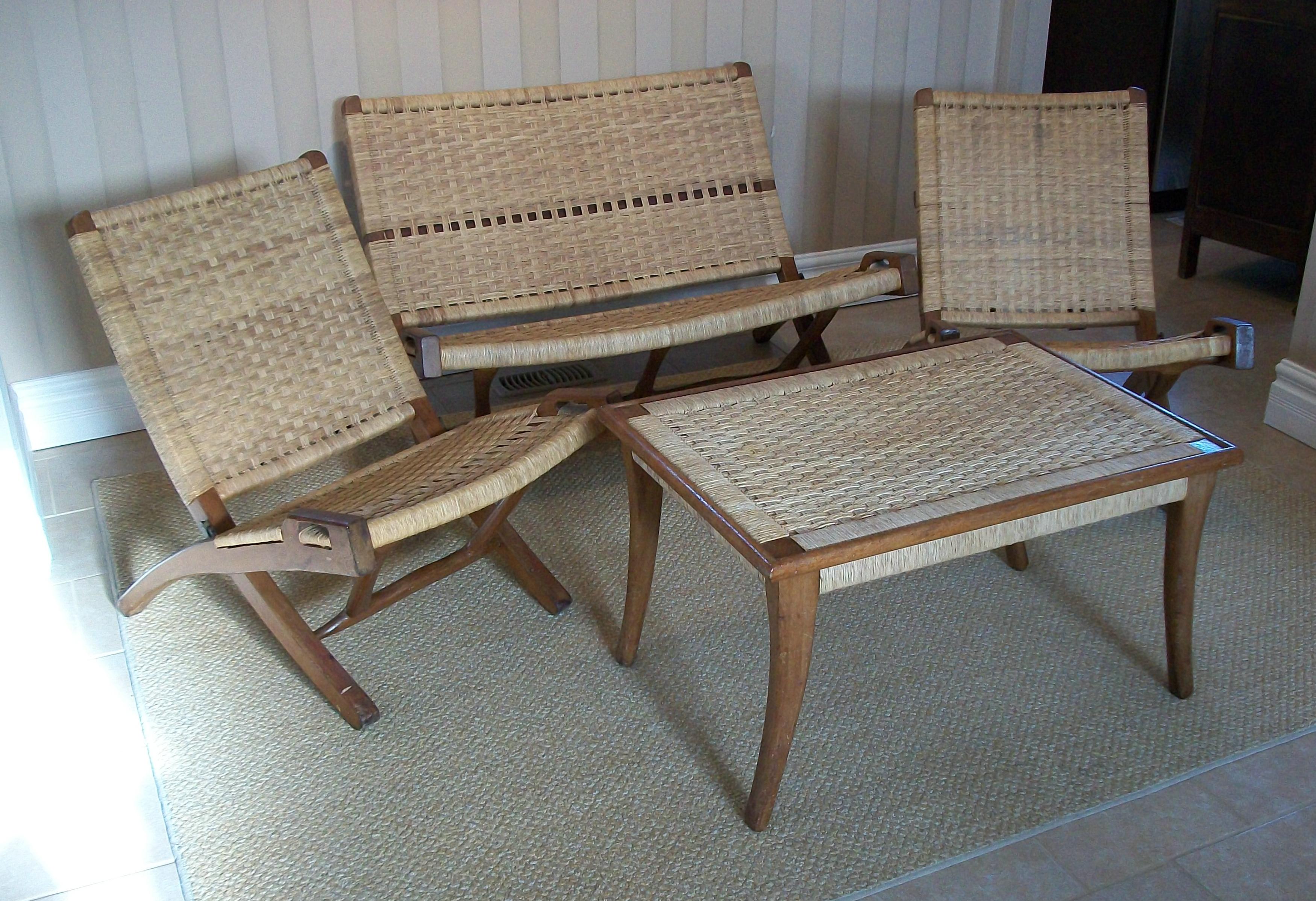 Mid-Century moderno Suite di mobili in rafia pieghevoli in stile Hans Wegner - Messico - Circa 1960 in vendita