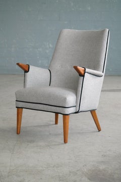 Hans Wegner Style Mama Bear Lounge Chair by Sven Skipper