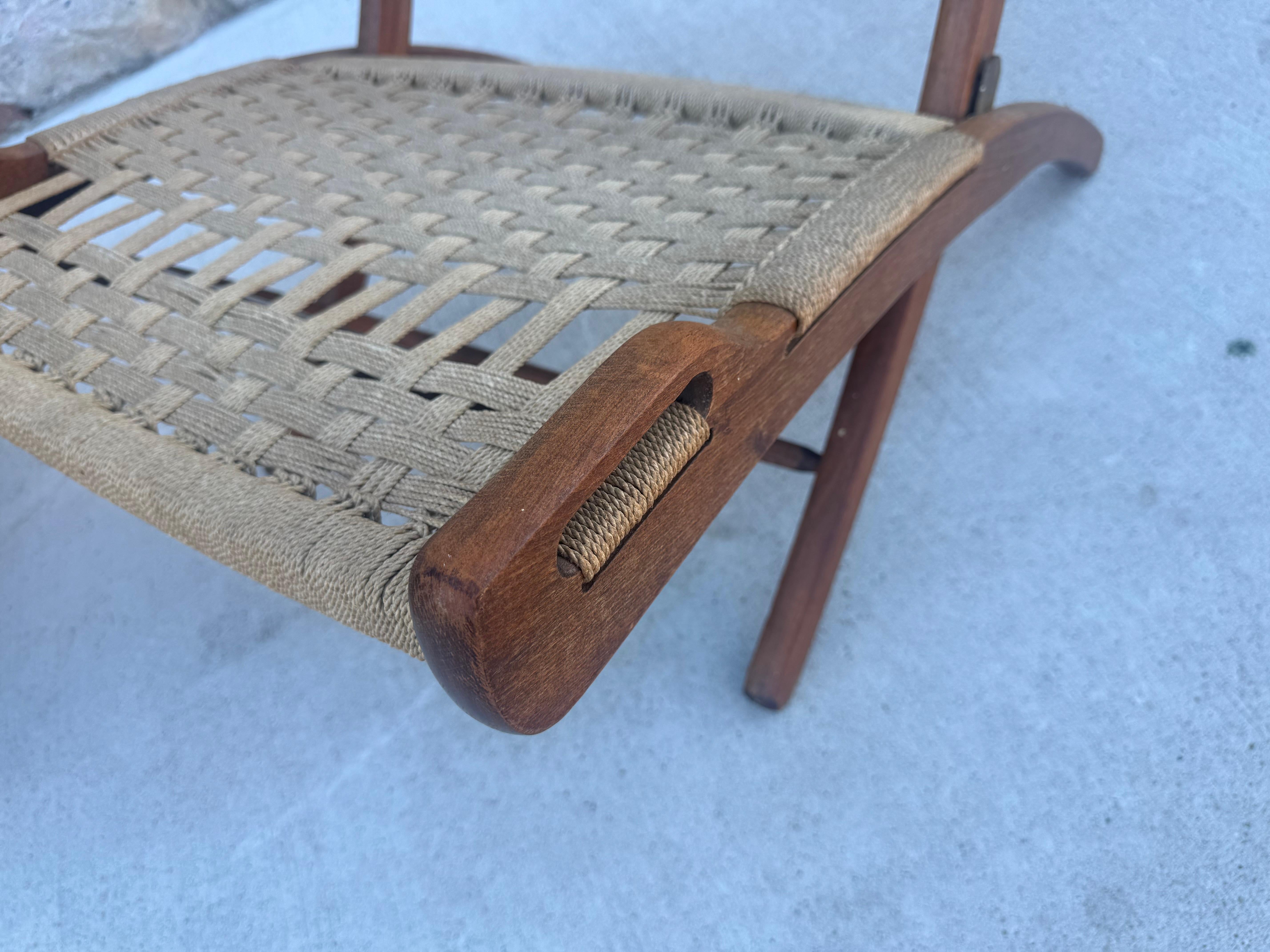 Hans Wegner Stil Mid Century Folding Lounge Stühle, Teak /Rope Accent Stühle im Angebot 3