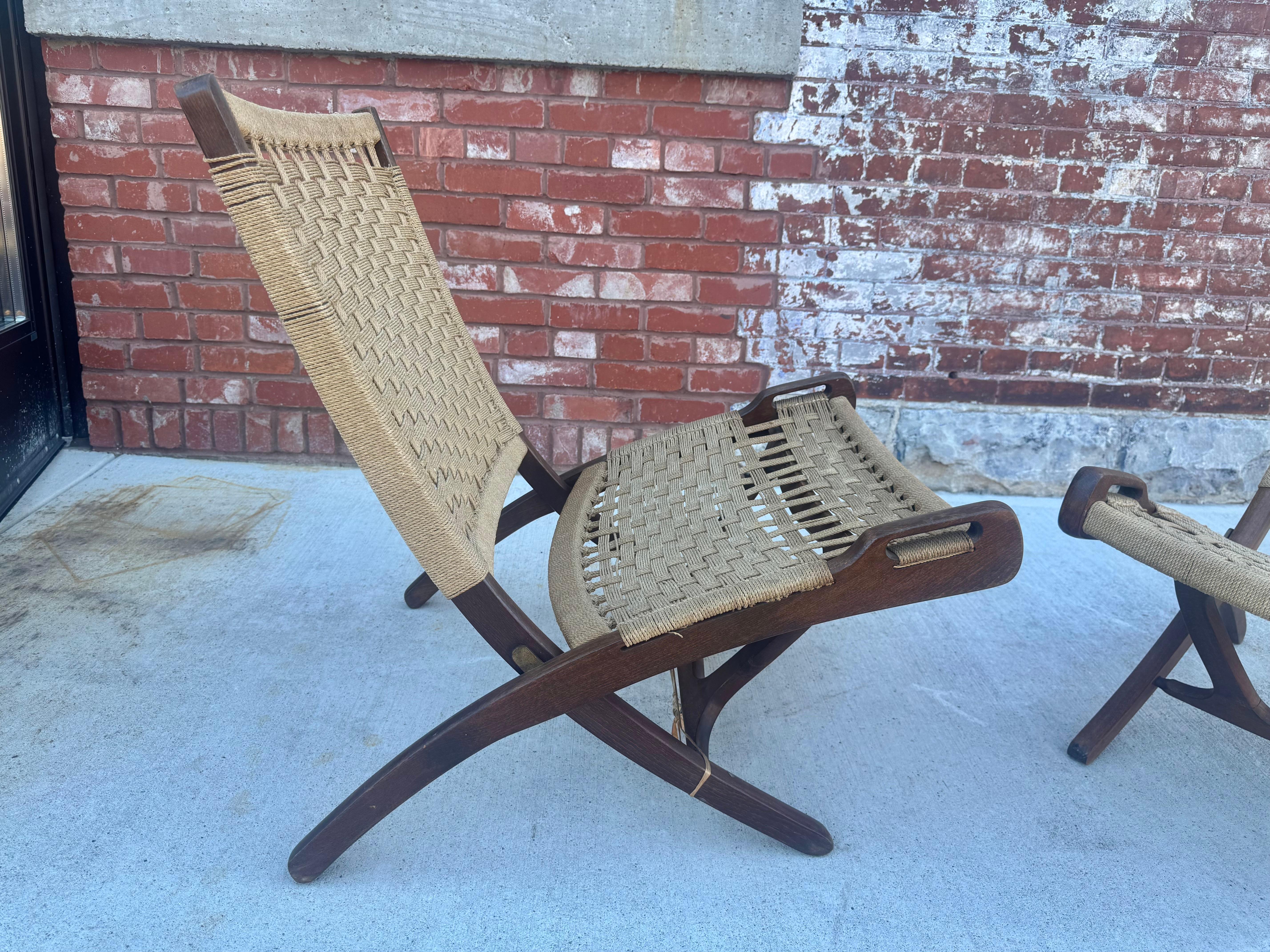 Hans Wegner Stil Mid Century Folding Lounge Stühle, Teak /Rope Accent Stühle im Angebot 5