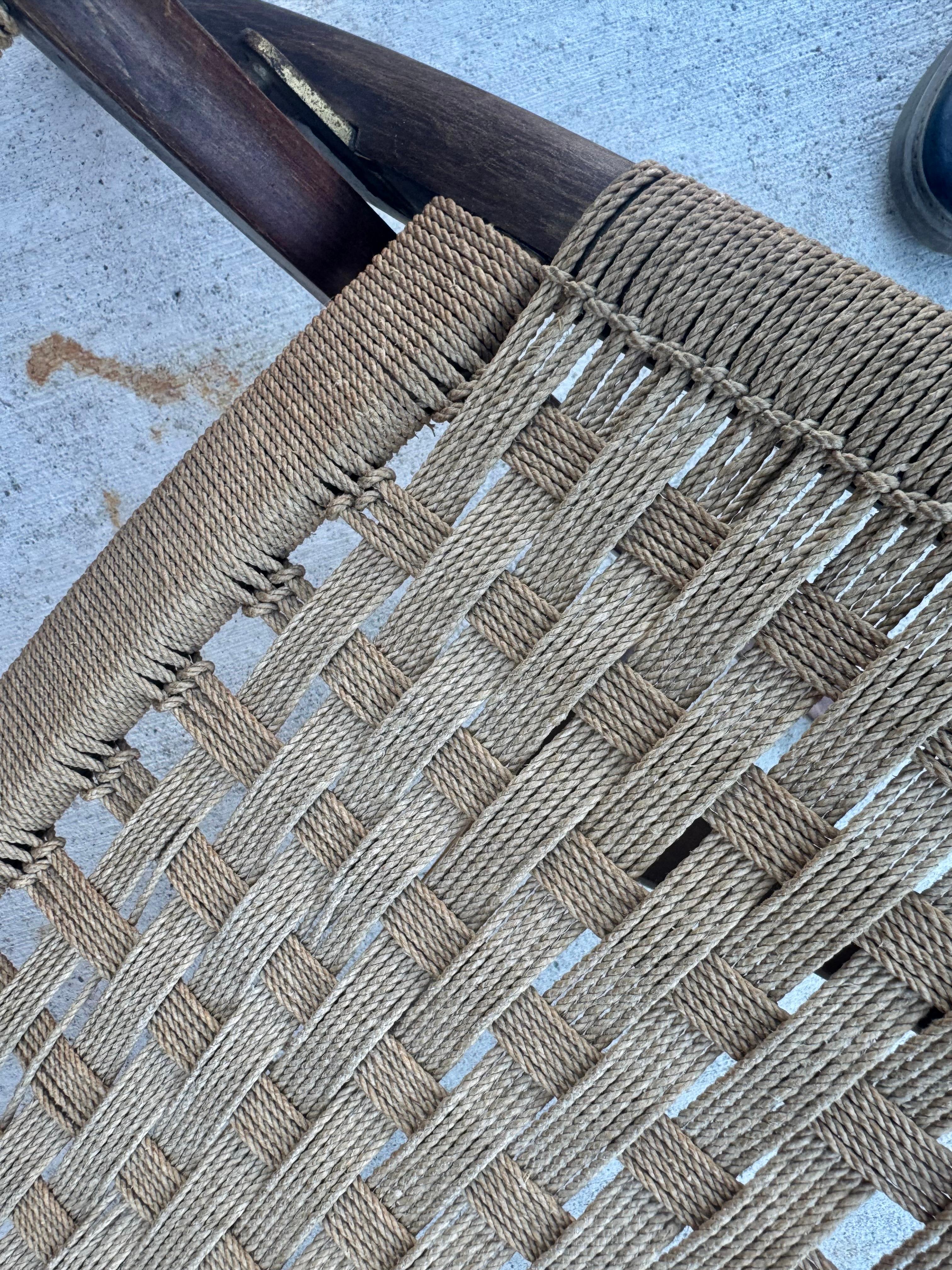 Hans Wegner Stil Mid Century Folding Lounge Stühle, Teak /Rope Accent Stühle (Skandinavische Moderne) im Angebot