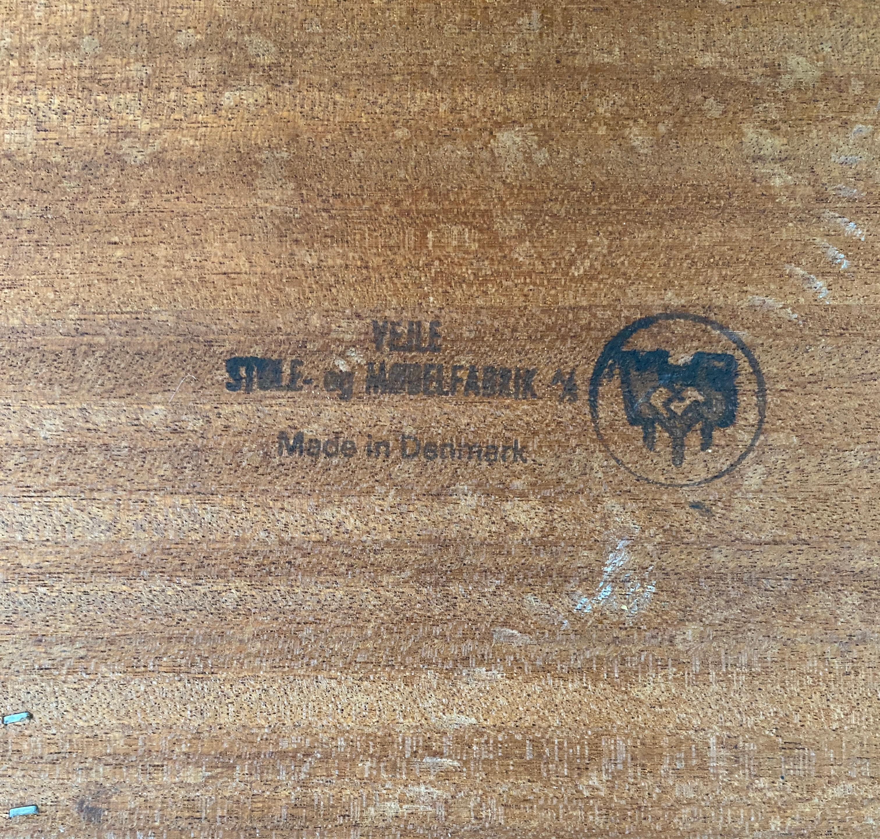 Mesa baja de madera estilo Hans Wegner, Mesa baja de madera danesa Madera en venta
