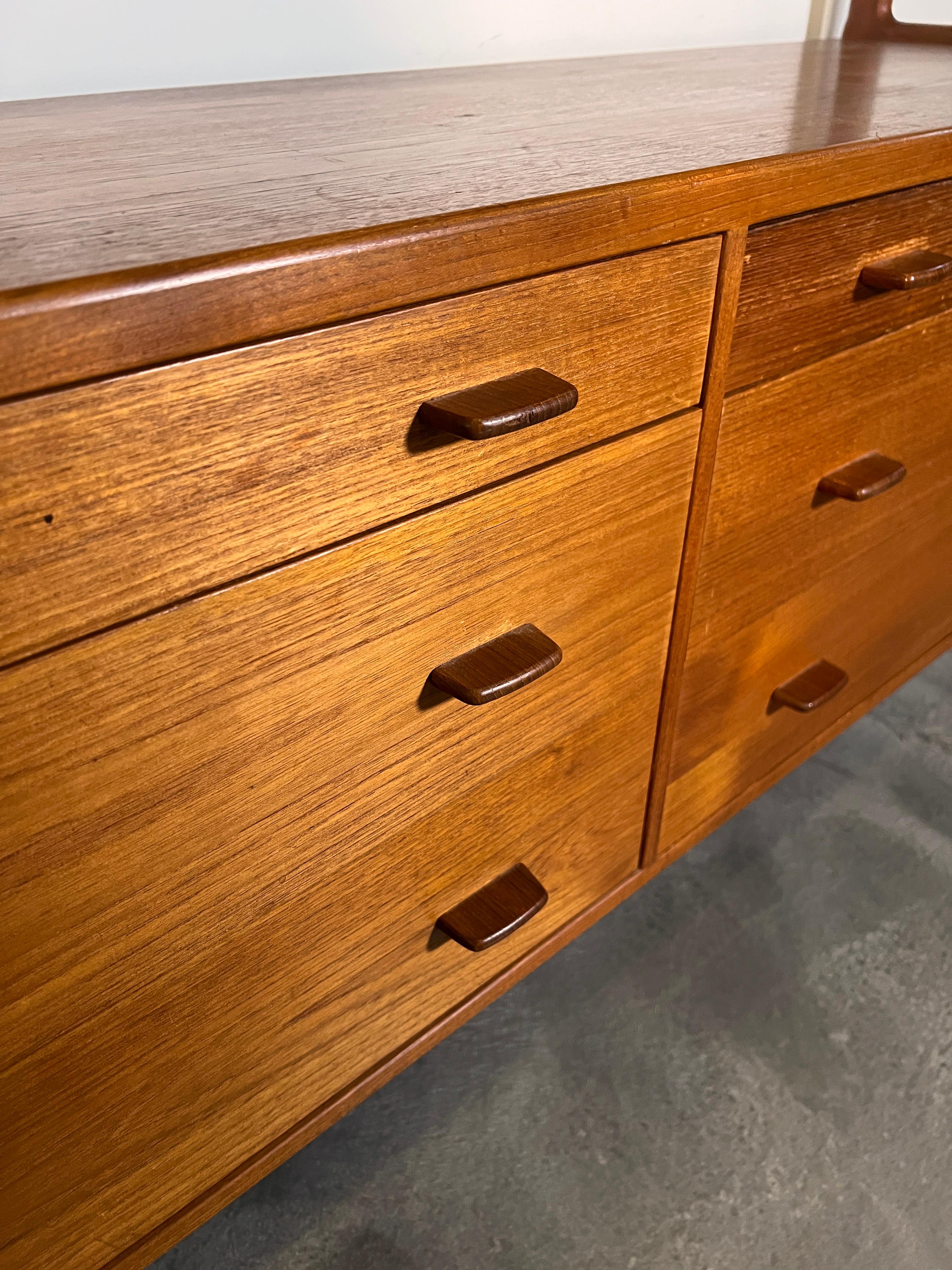 Hans Wegner Teak and Cane Sideboard Credenza for Ry Møbler, Circa 1960s For Sale 4
