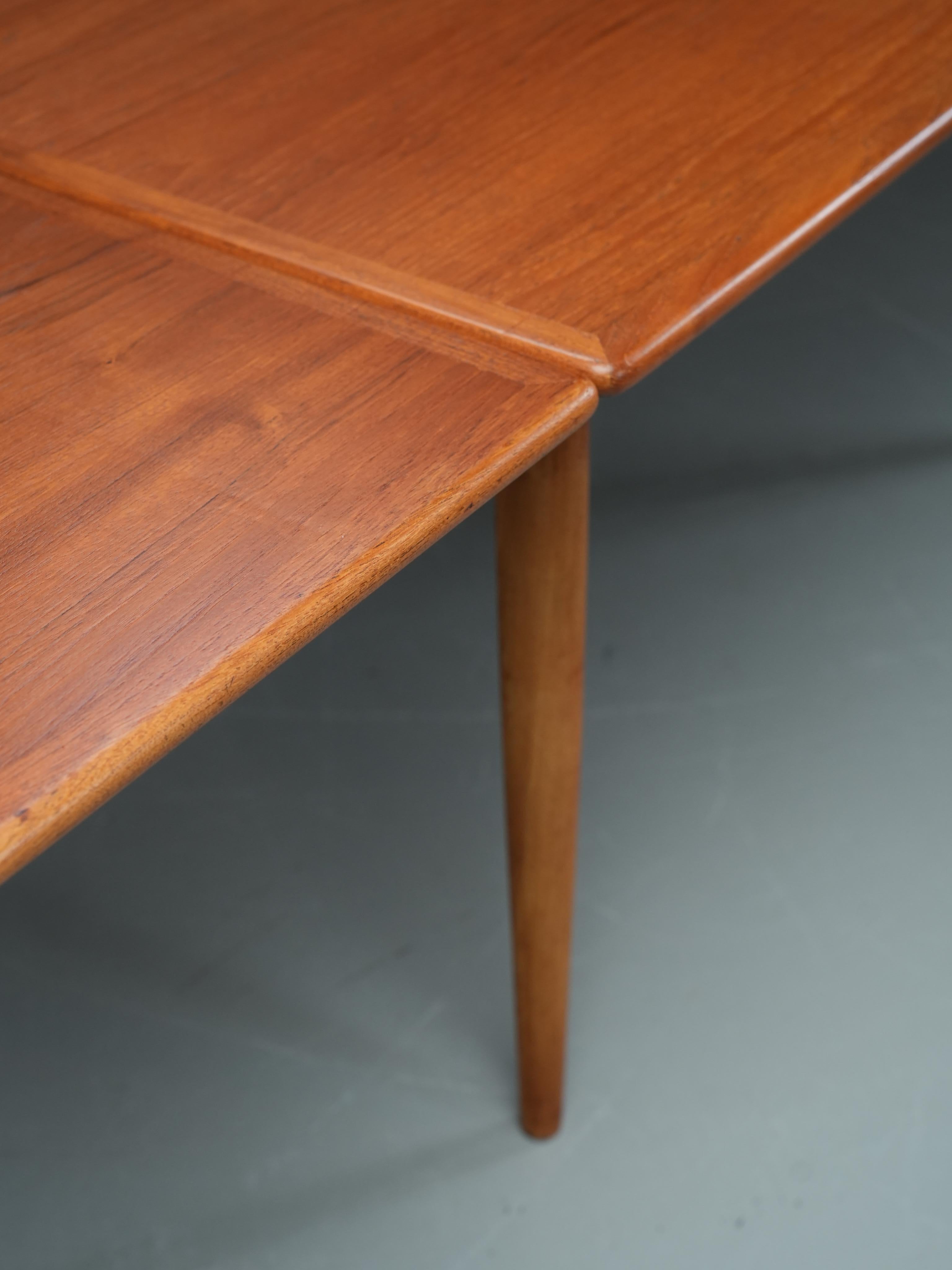 Table de salle à manger en teck et chêne de Hans Wegner 312 pour Andreas Tuck, Danemark, années 1960 en vente 3