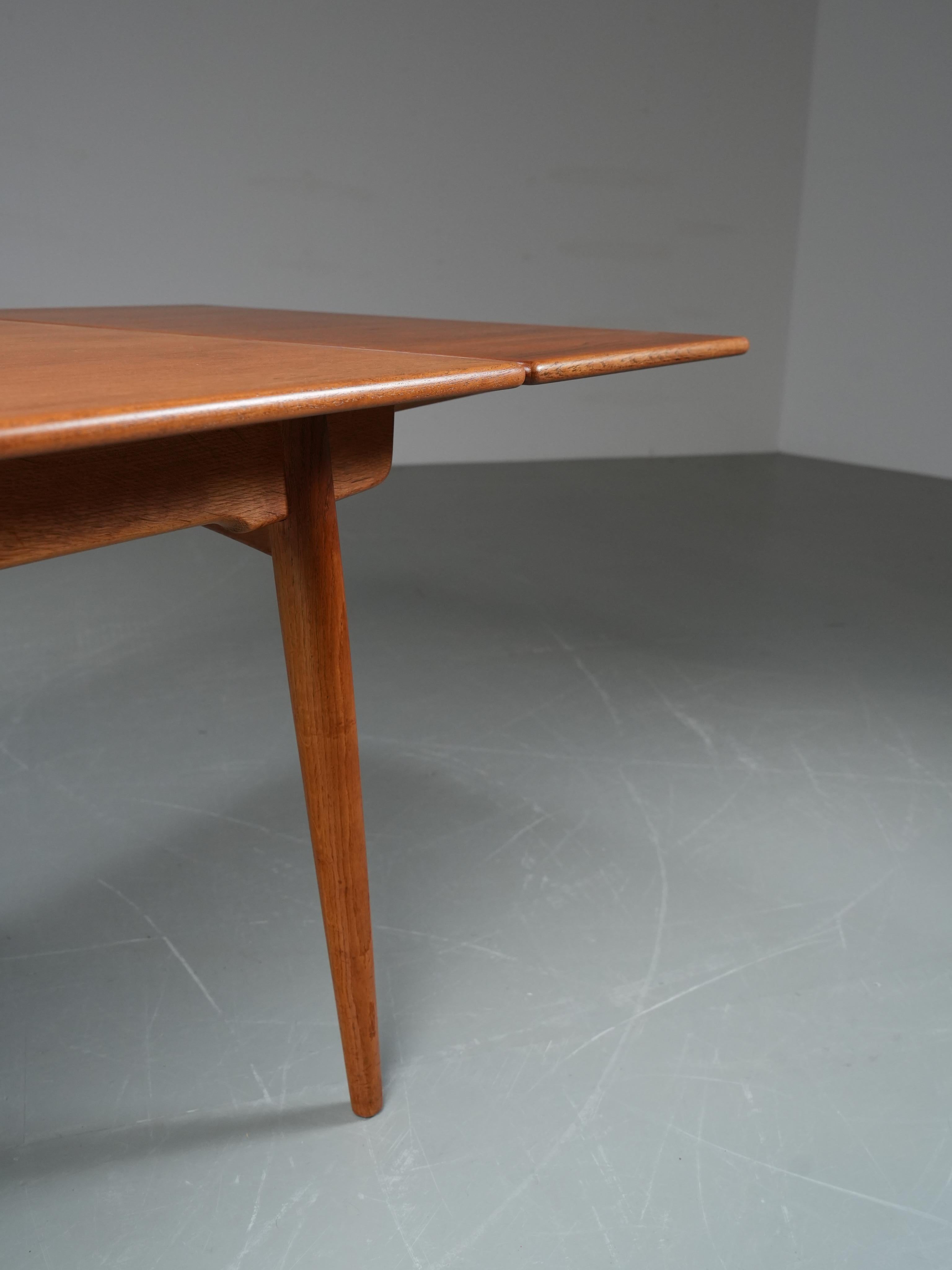 Table de salle à manger en teck et chêne de Hans Wegner 312 pour Andreas Tuck, Danemark, années 1960 en vente 4