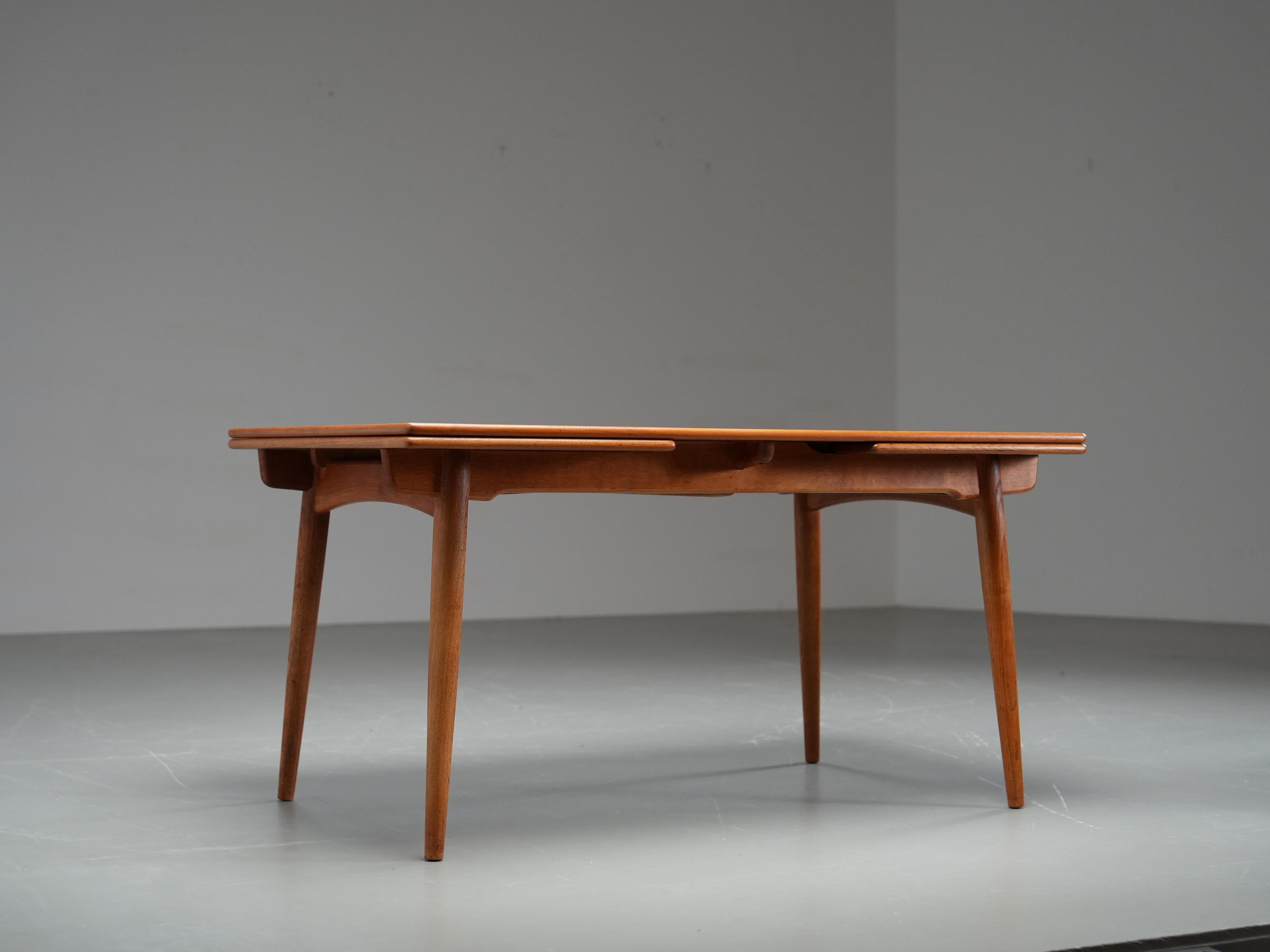 Table de salle à manger en teck et chêne de Hans Wegner 312 pour Andreas Tuck, Danemark, années 1960 Excellent état - En vente à Uithoorn, NL