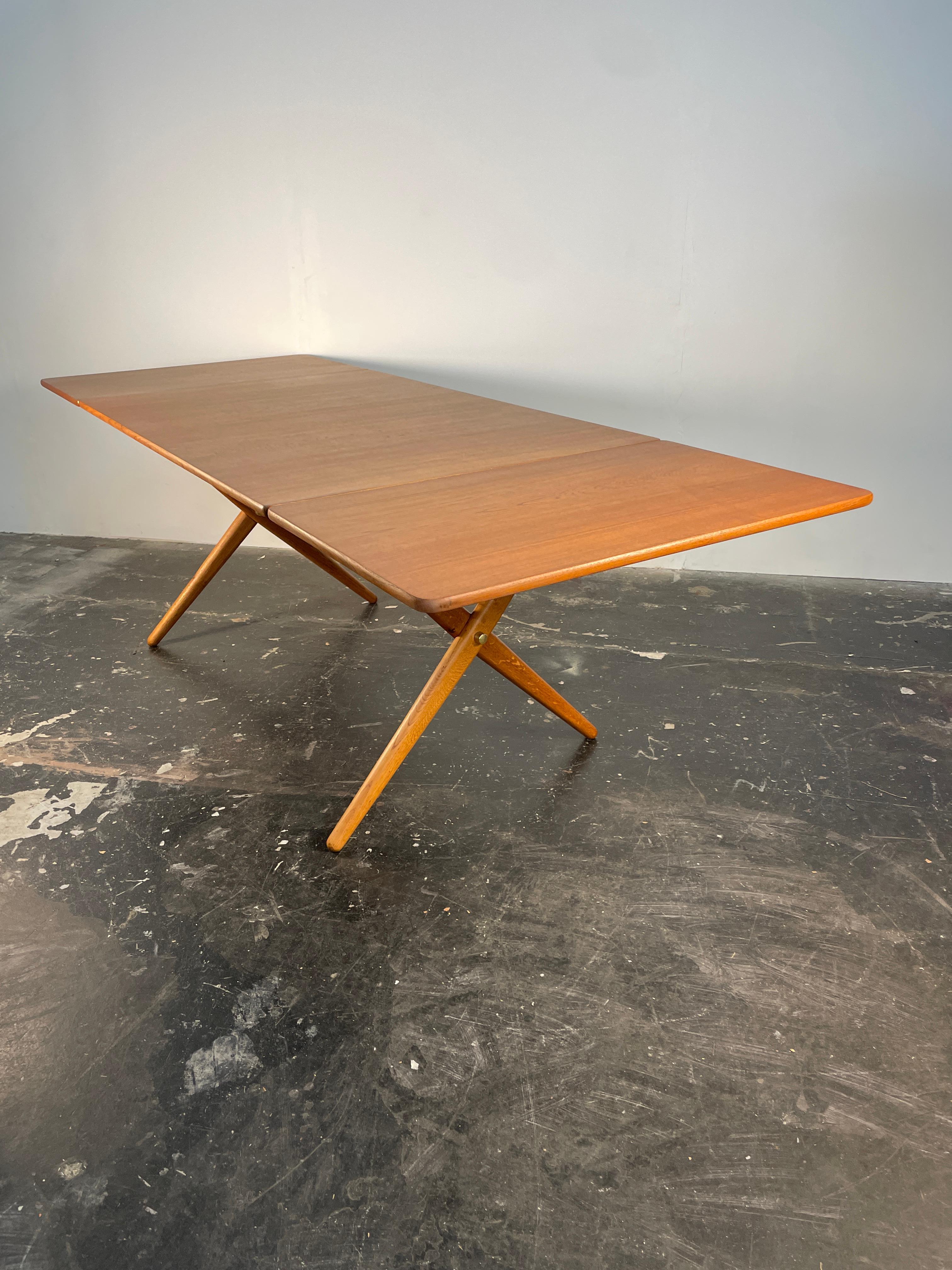 Chêne Table de salle à manger Hans Wegner modèle At-309 par Andreas Tuck en vente