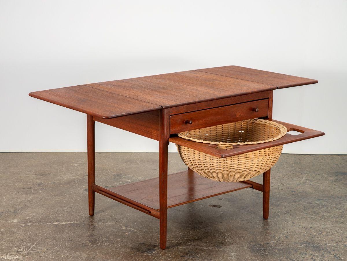 Hans Wegner Teak At-33 Sewing Table In Good Condition For Sale In Brooklyn, NY
