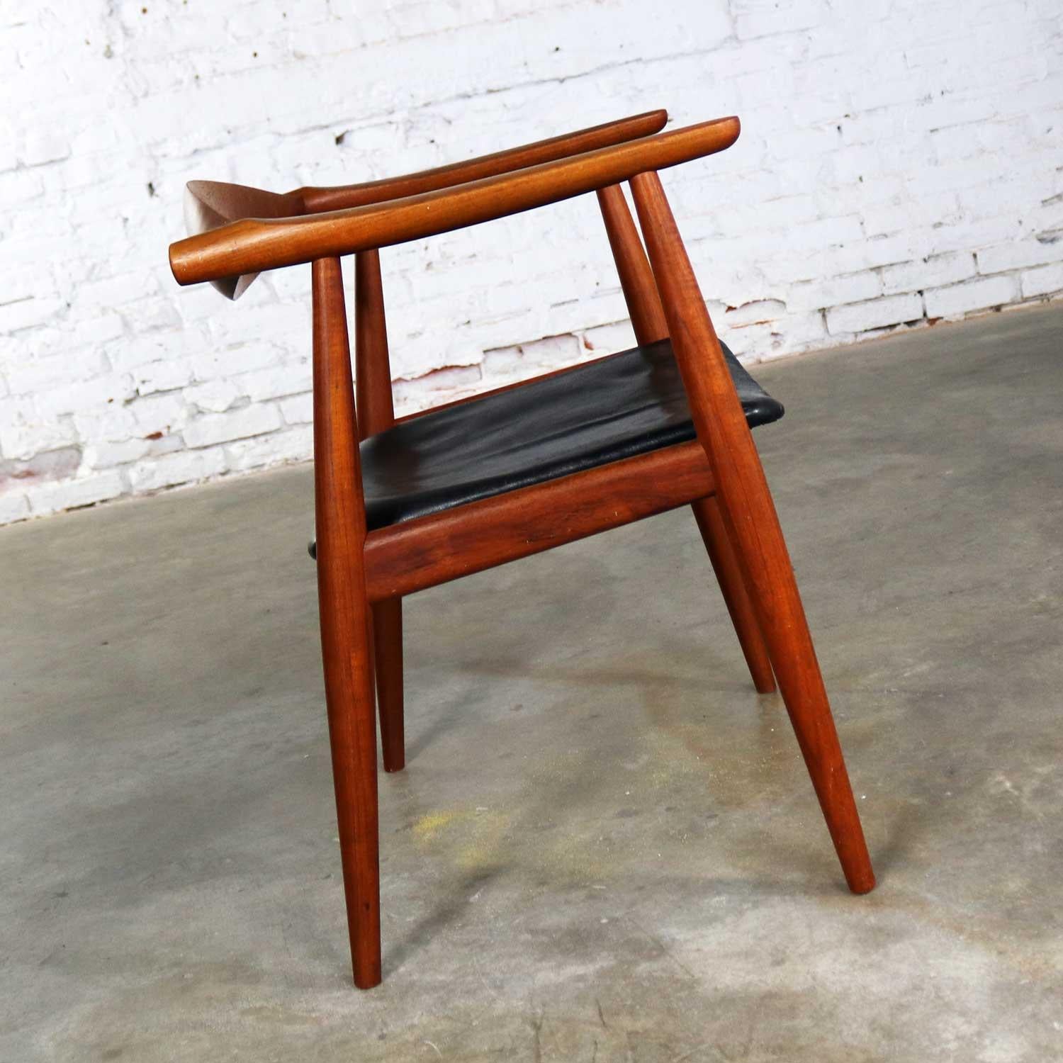 Hans Wegner Teak CH 35 Chair for Carl Hansen & Son Vintage Scandinavian Modern In Good Condition In Topeka, KS