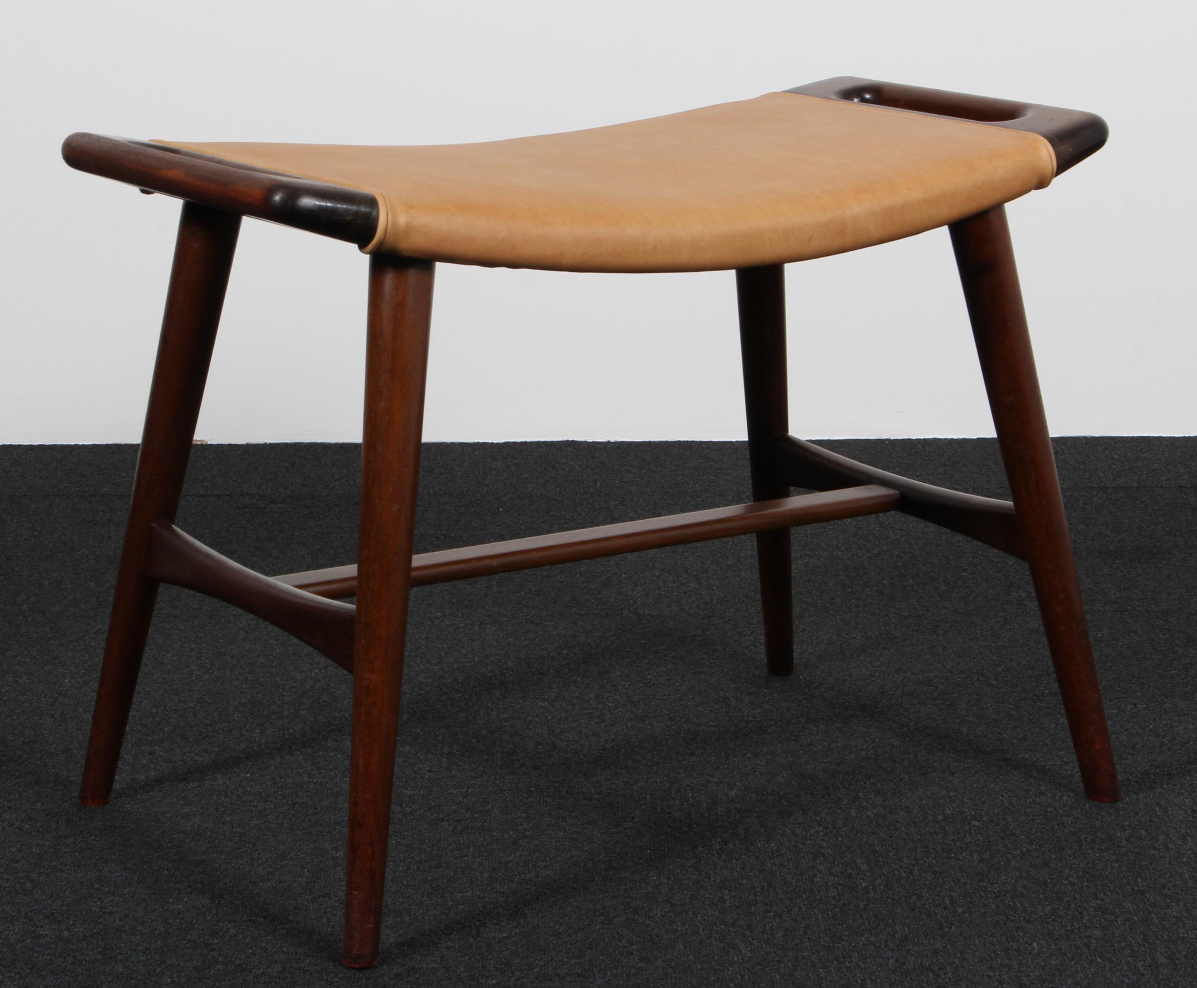 Hans Wegner, Teak stained Piano Stool, model AP-30, made by A P Stolen, 1950s

Wegner designed this stool as a variation of his ottoman for the Papa Bear chair, to be slightly higher and with a stretcher to give stability and strength.

Made in