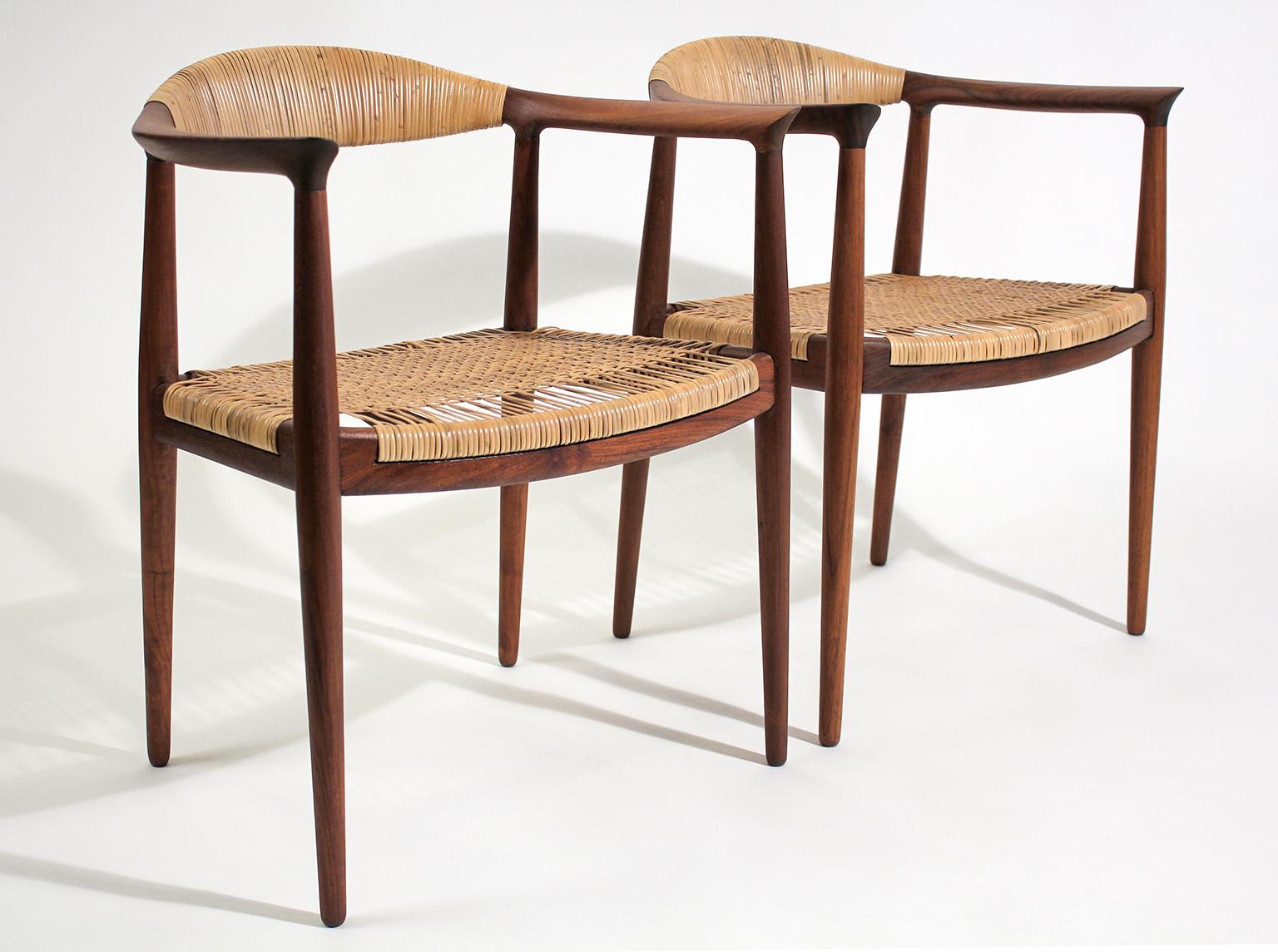 Very hard to find pair early version Hans Wegner JH-501 round chairs, also know as 