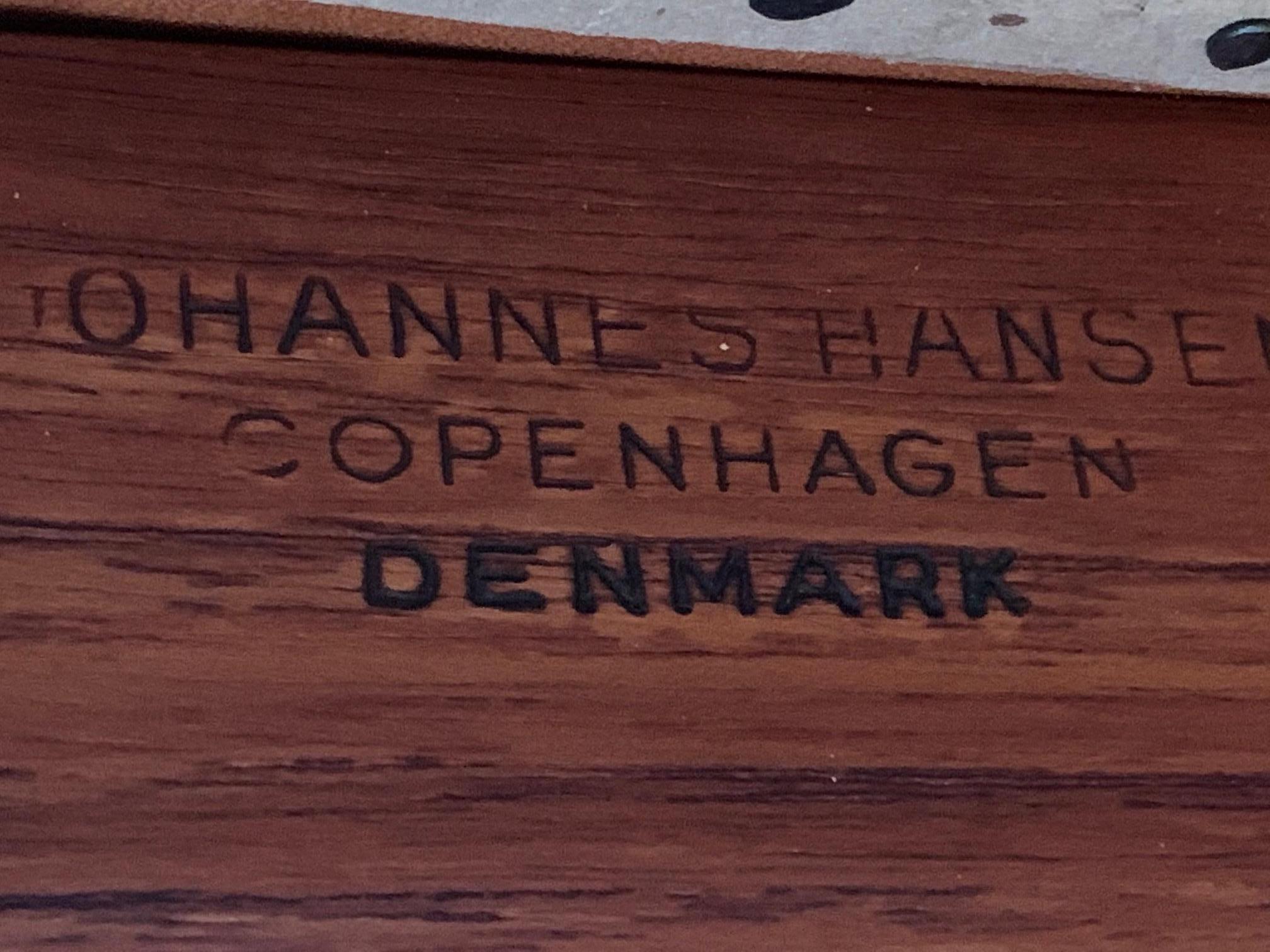 Milieu du XXe siècle Chaise « The » de Hans Wegner en teck de Johannes Hansen - Danois d'origine en vente