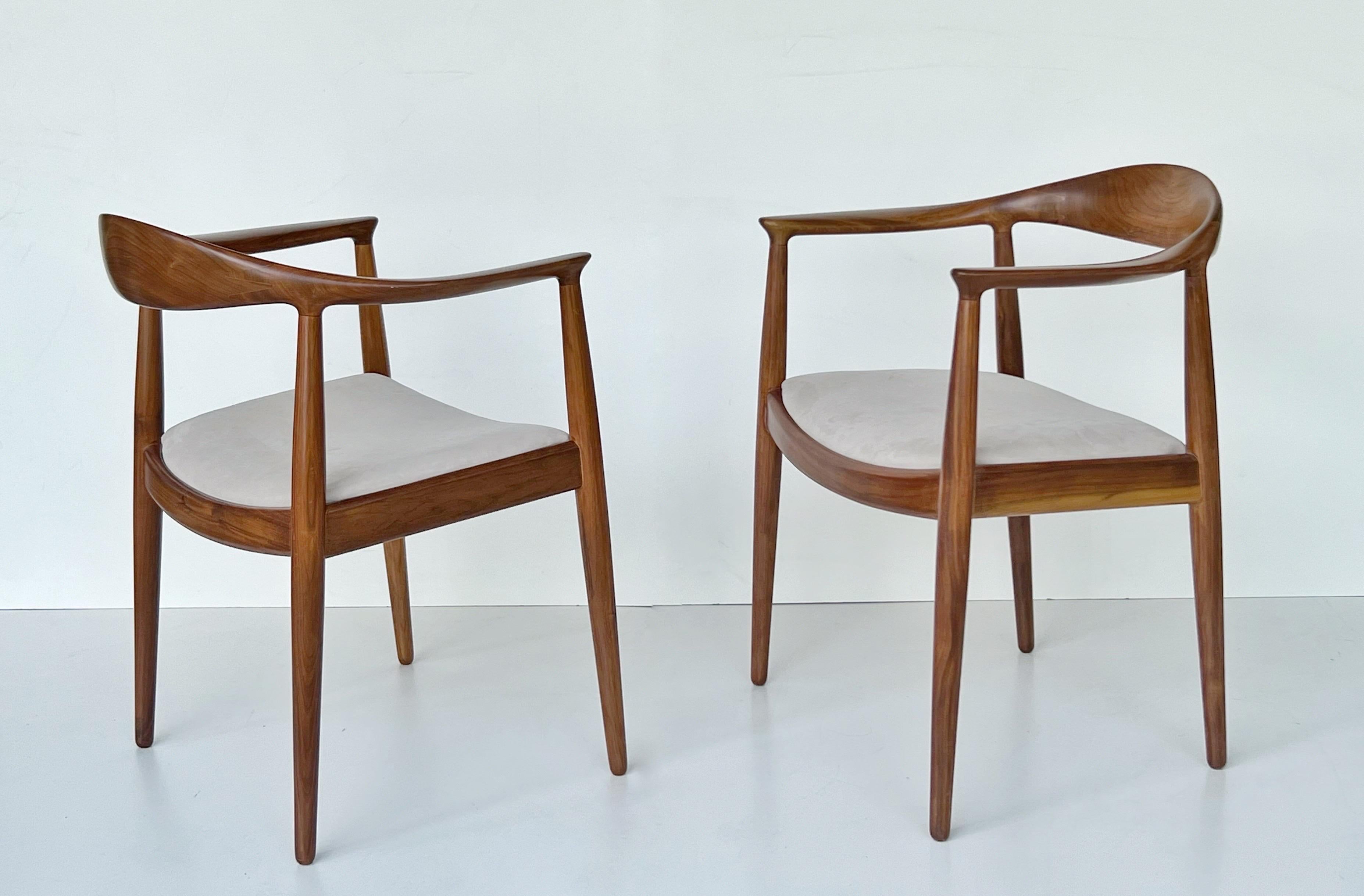 Hans Wegner The Chair Walnut Model JH503  by Johannes Hansen  2 Available For Sale 5