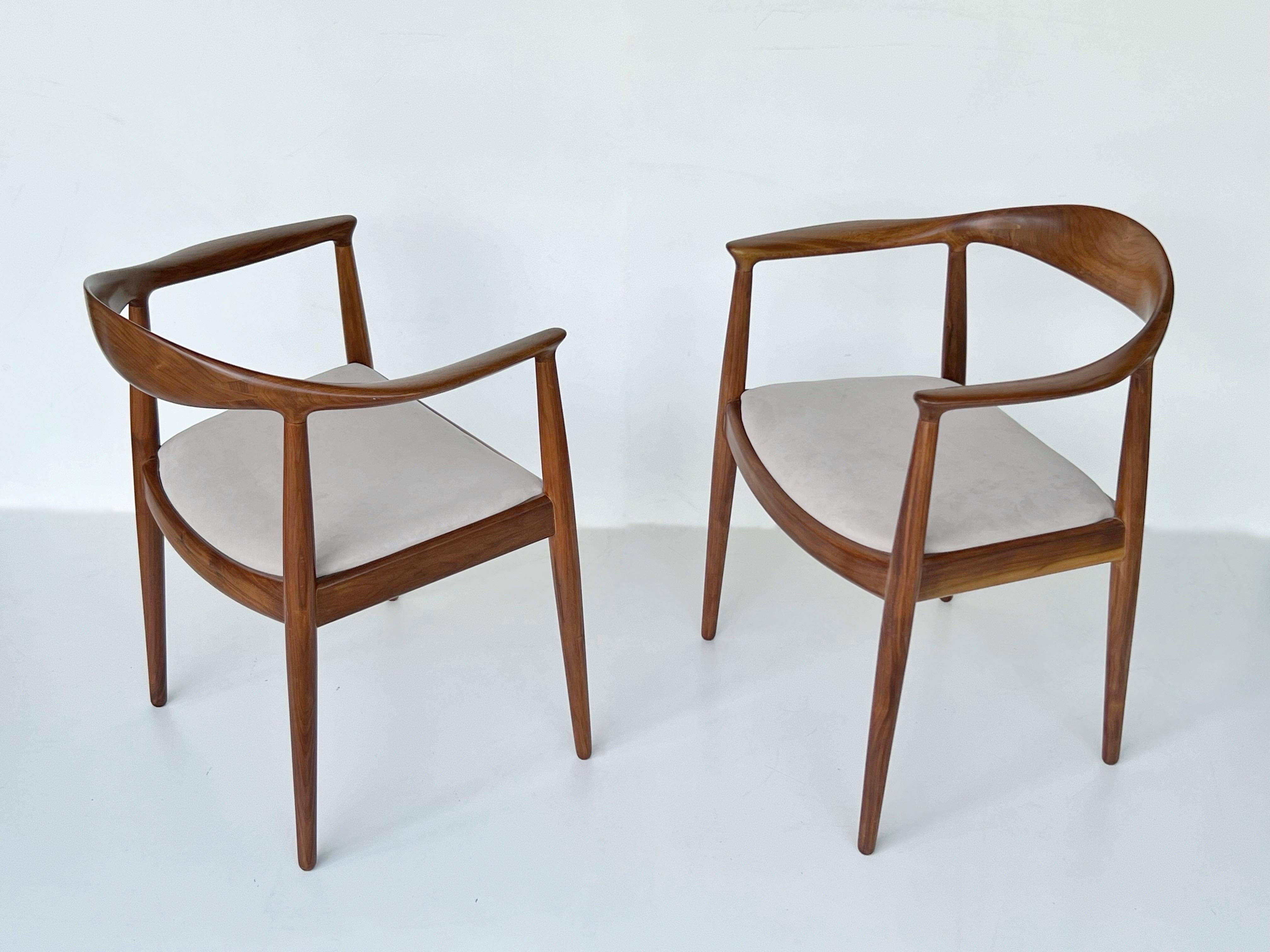 Hans Wegner The Chair Walnut Model JH503  by Johannes Hansen  2 Available For Sale 6