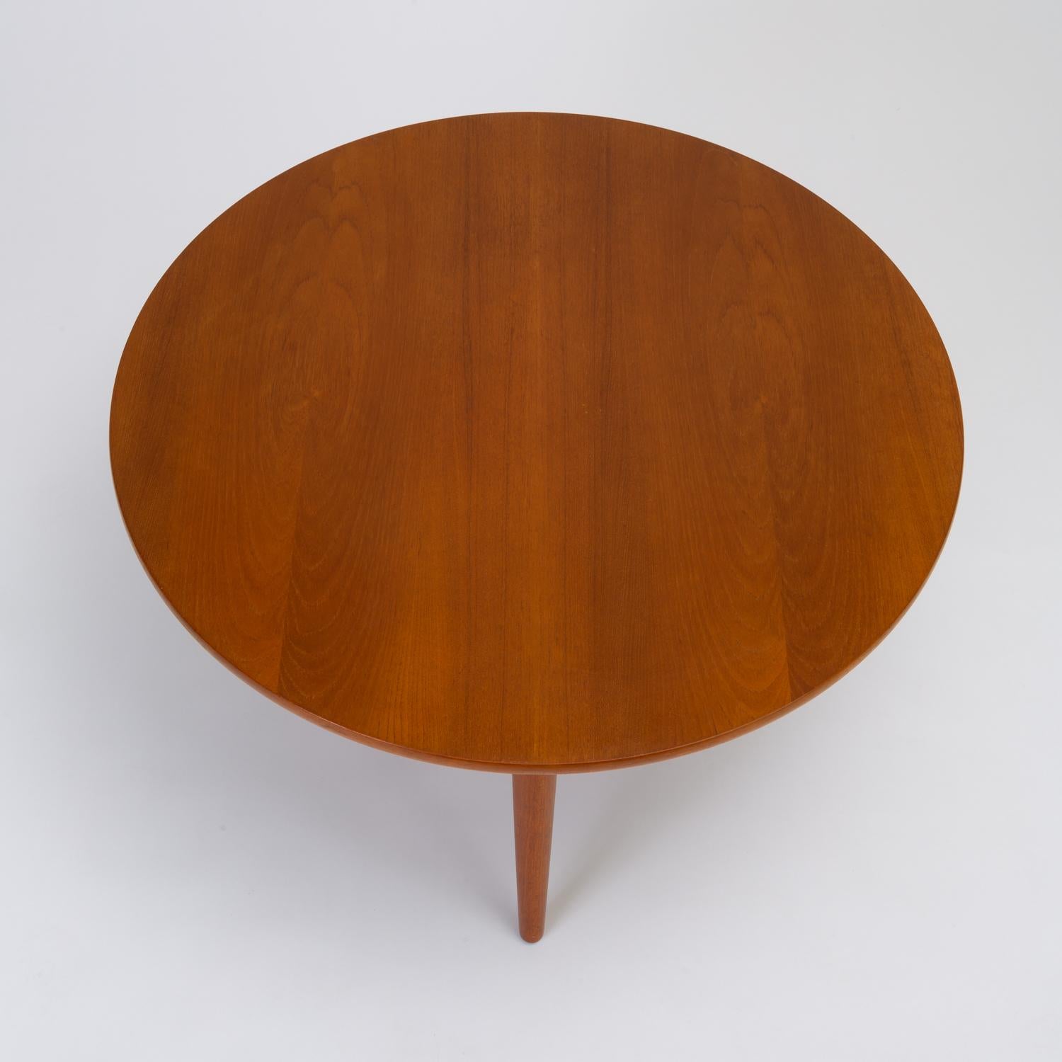 Mid-20th Century Hans Wegner Three-Legged Teak Coffee Table for Andreas Tuck