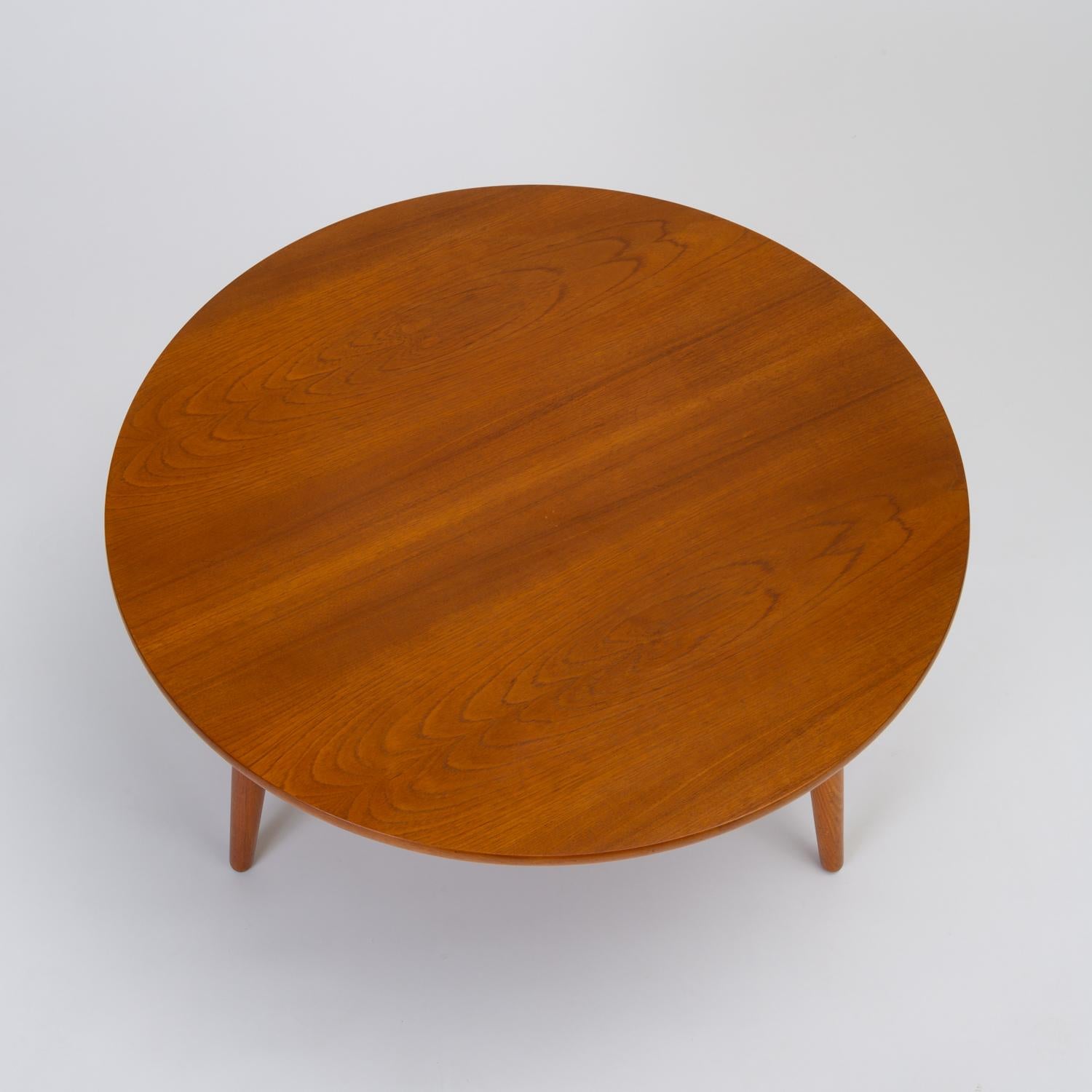 Oak Hans Wegner Three-Legged Teak Coffee Table for Andreas Tuck