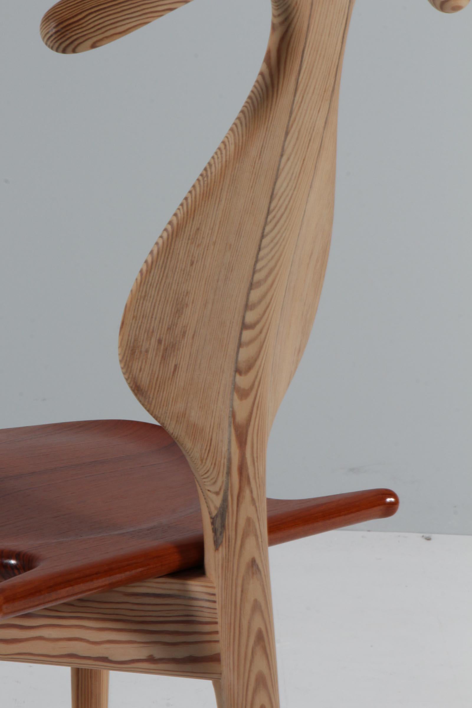 Hans Wegner Valet Chair by PP Møbler, Denmark, Pine and teak For Sale 5