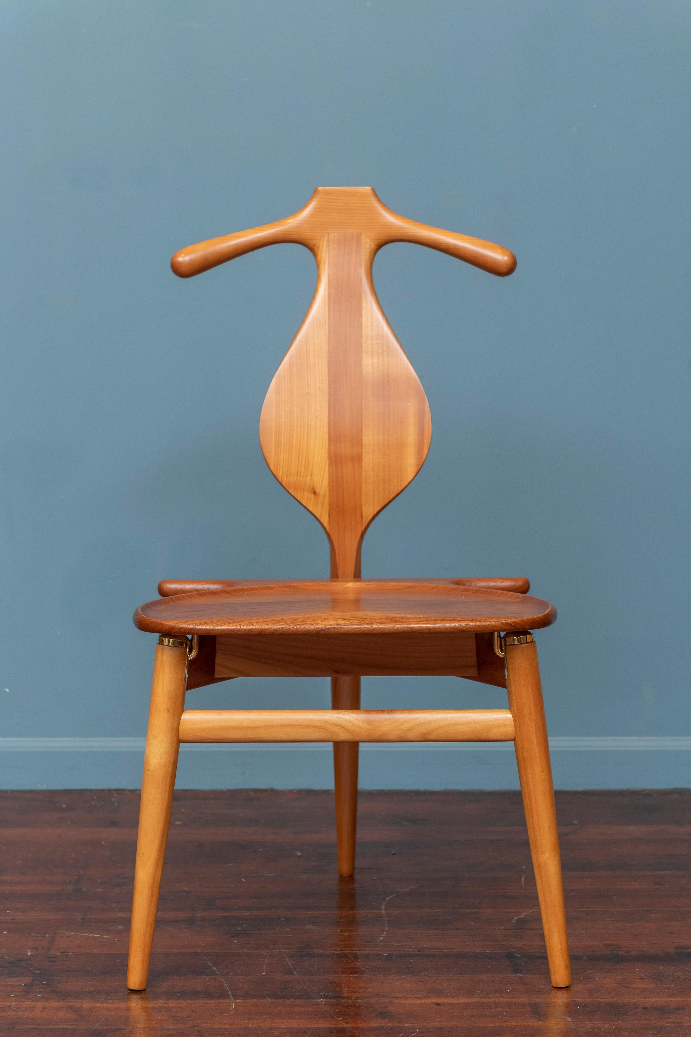 Hans Wegner valet chair for Johannes Hansen, Model JH-514. The ultimate valet chair designed to hold your coat, pants and tie to keep them from wrinkling with storage for belts and accessories inside. Made from high quality materials and carpentry
