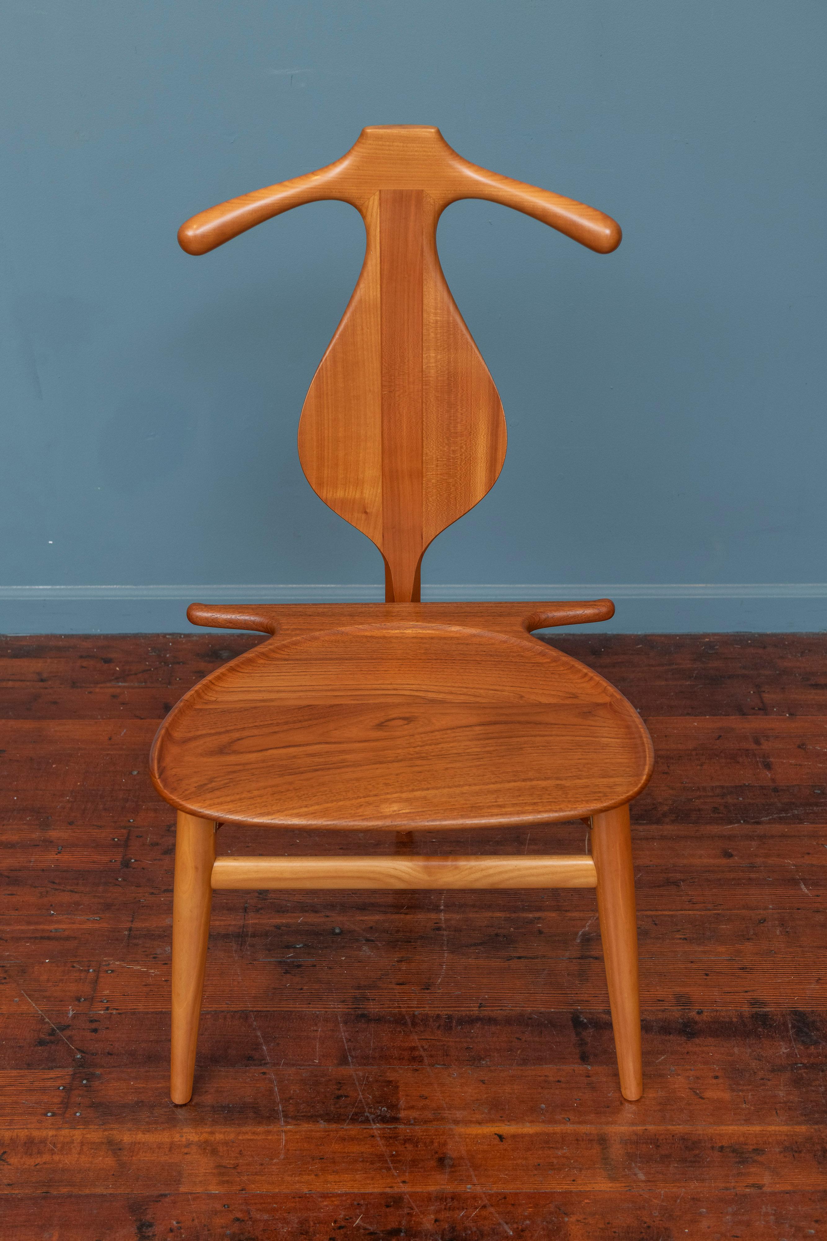 Scandinavian Modern Hans Wegner Valet Chair for Johannes Hansen For Sale