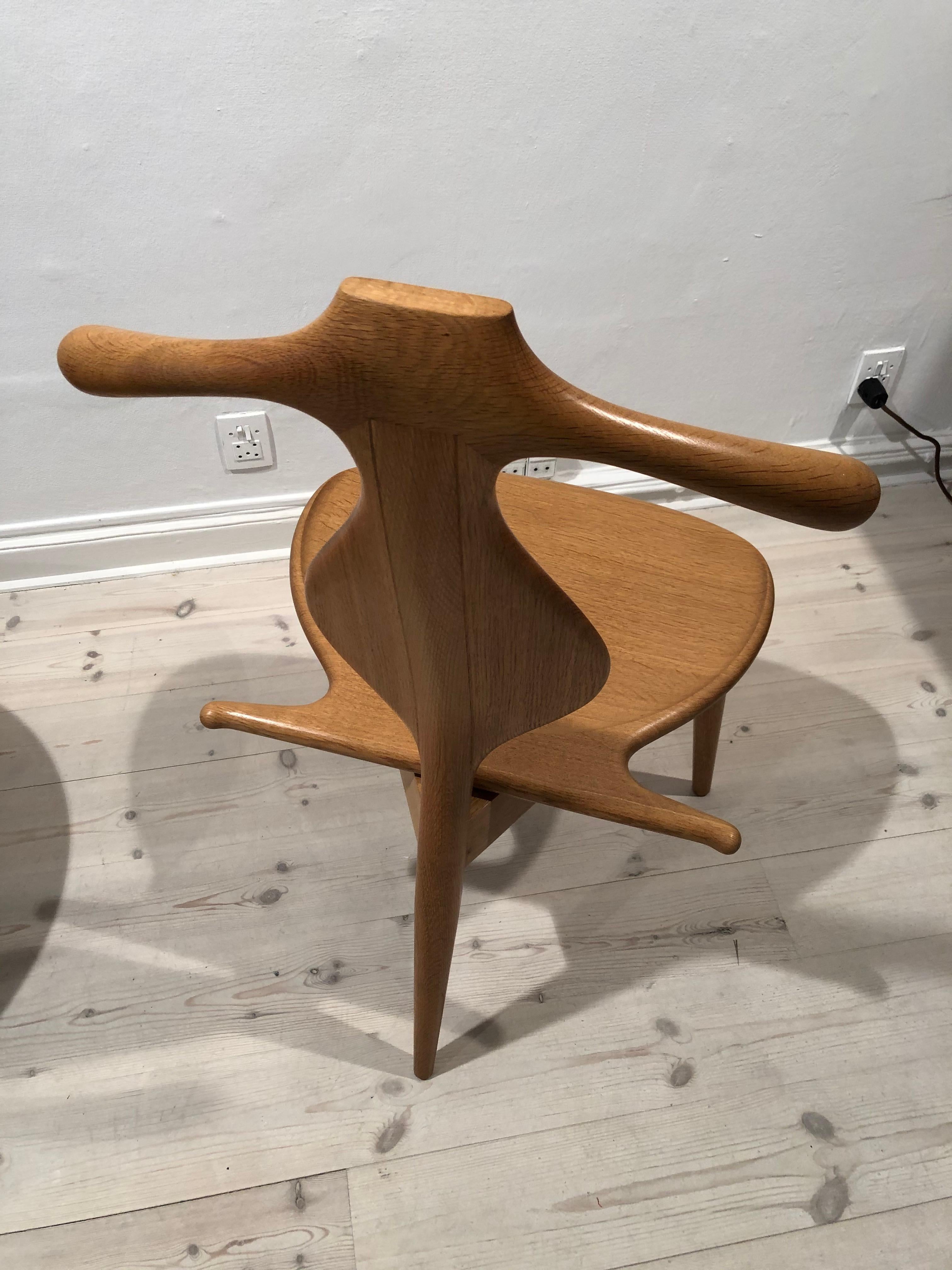 Hans Wegner 'Valet Chair' in Solid Oak for Johannes Hansen, 1953 For Sale 2