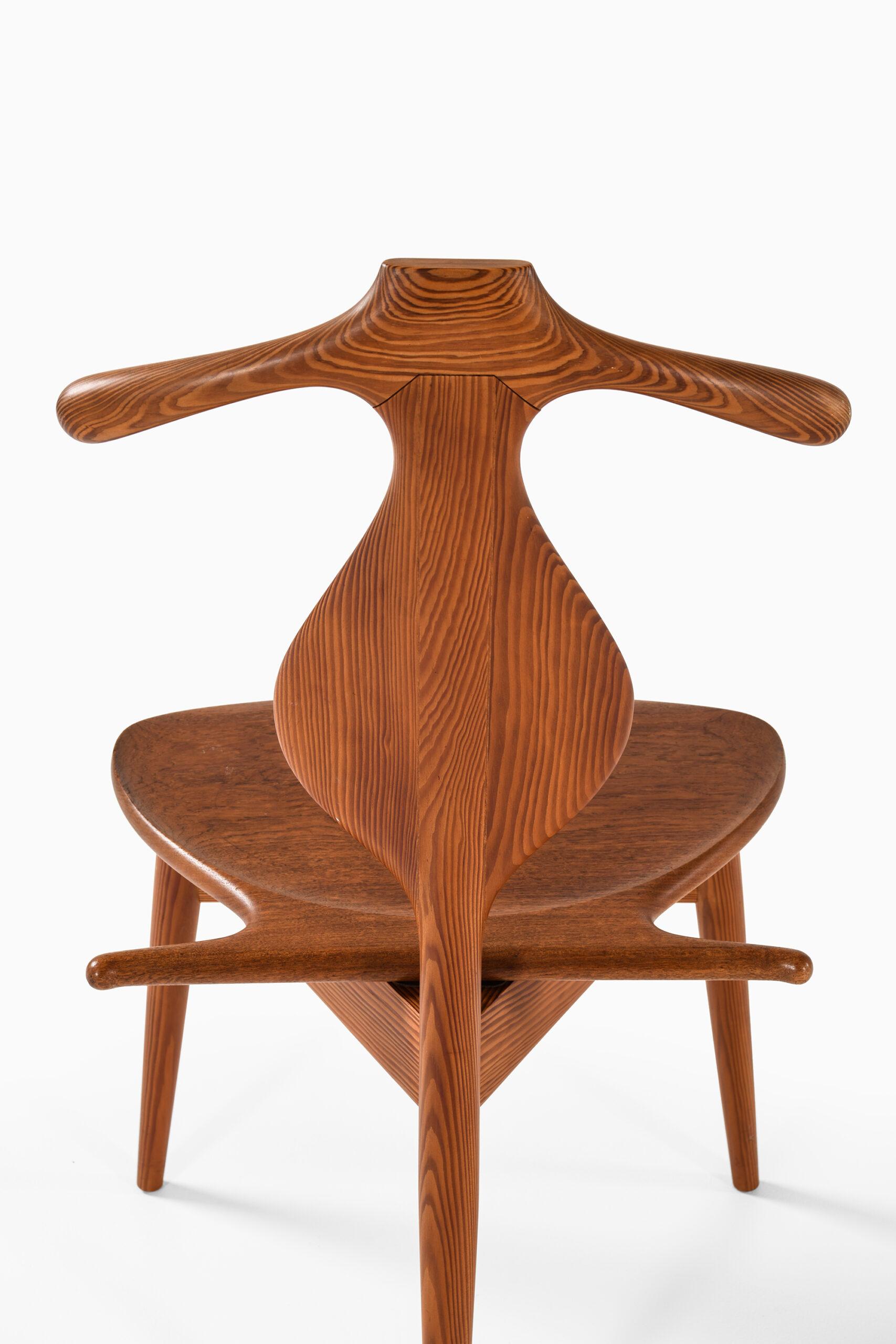 Hans Wegner Valet Chair Produced by Cabinetmaker Johannes Hansen in Denmark 3