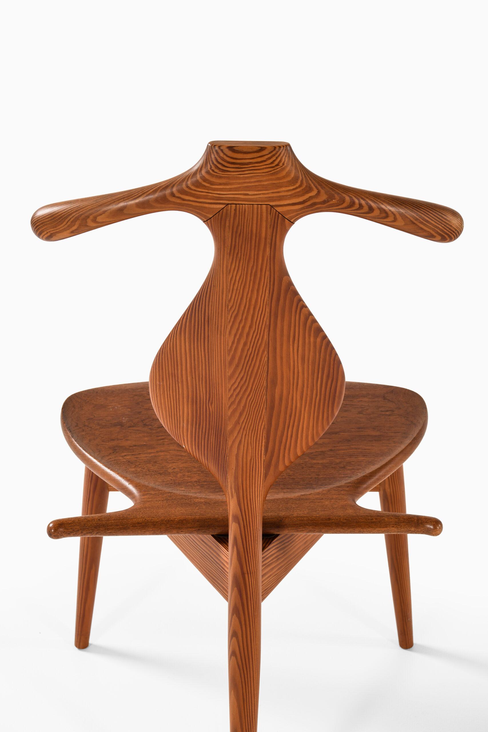 Chaise de Valet Hans Wegner Produite par l'ébéniste Johannes Hansen au Danemark 3