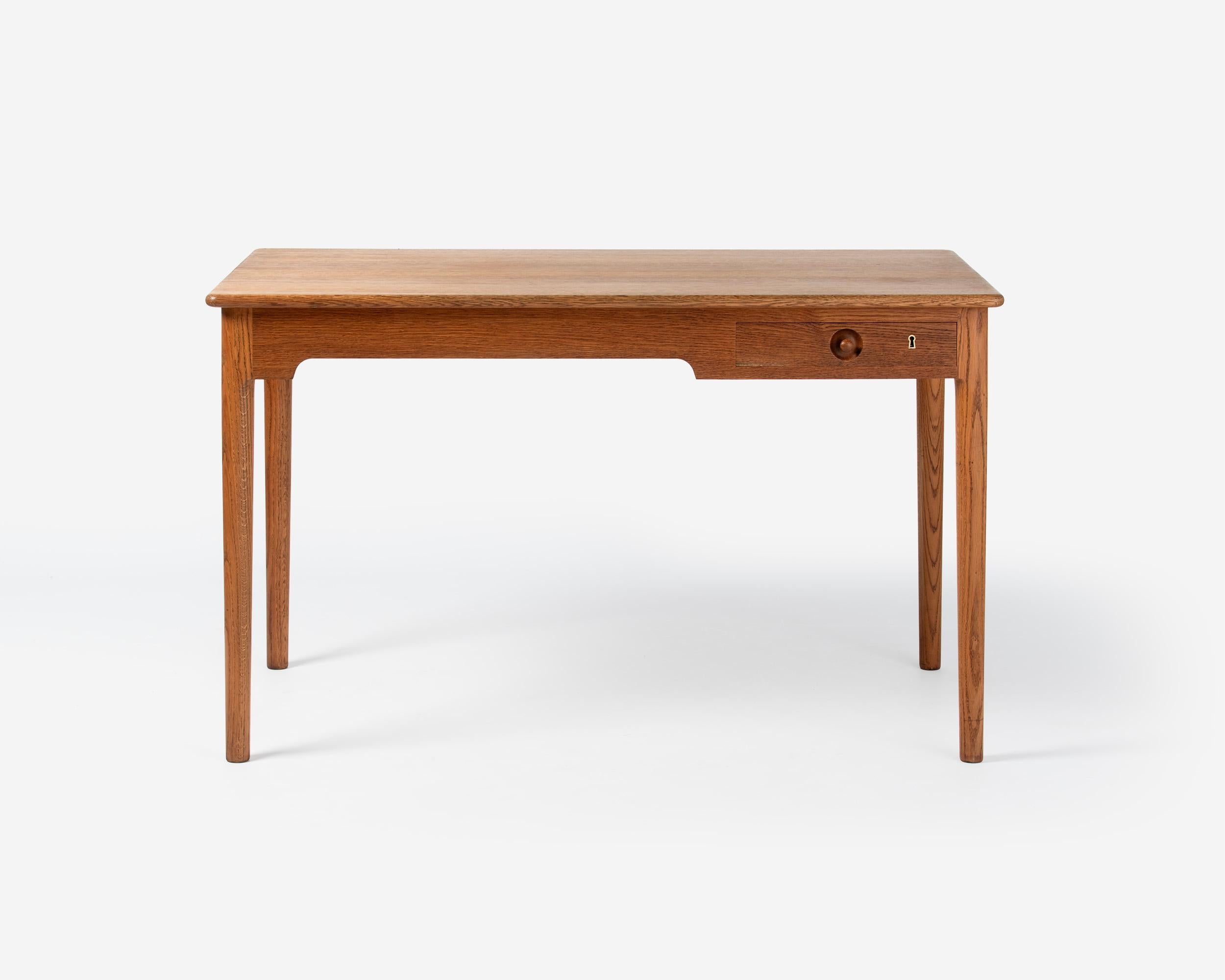 Hans Wegner Vintage Danish PP-312 Schreibtisch in Eiche (Skandinavische Moderne) im Angebot