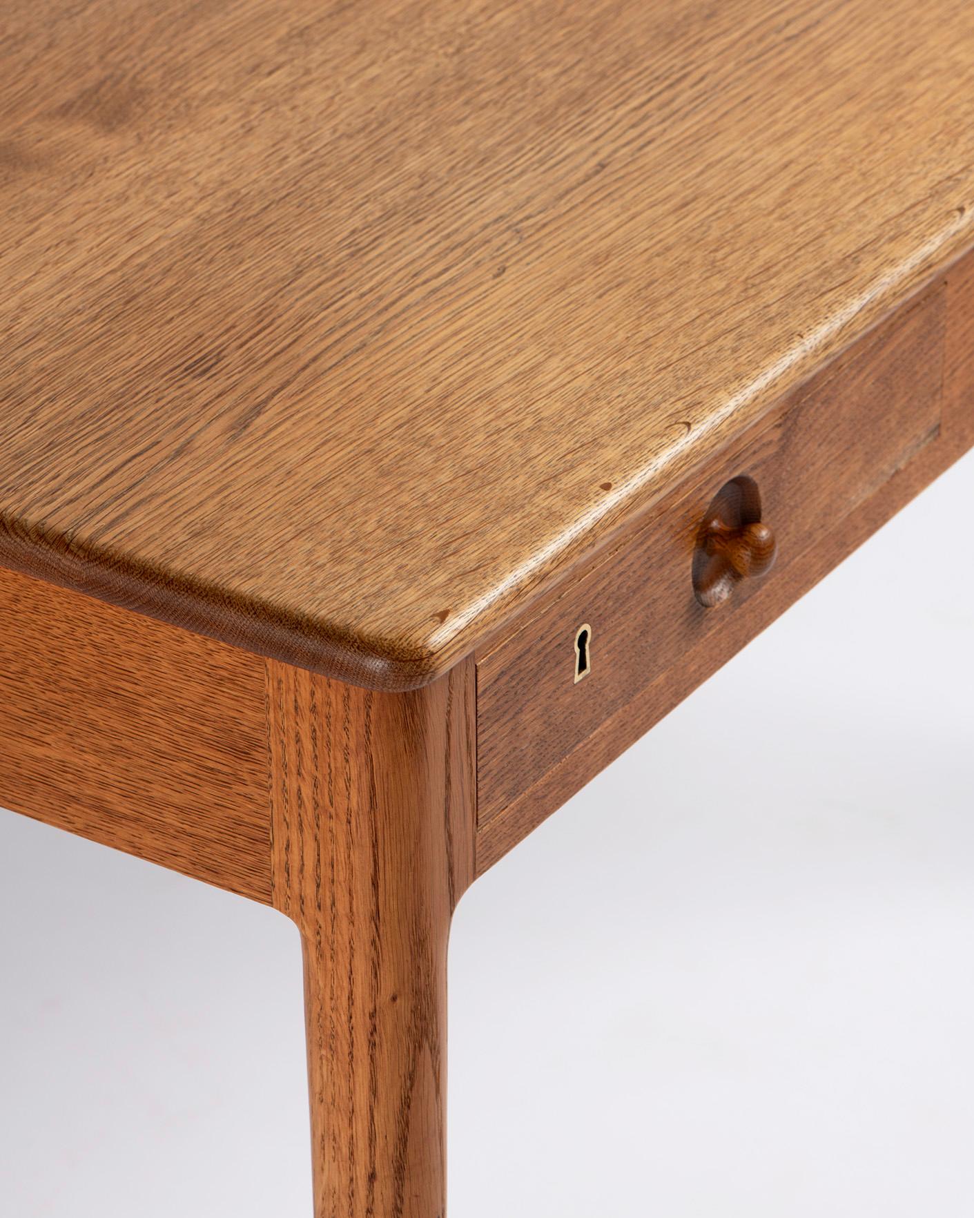 Hans Wegner Vintage Danish PP-312 Schreibtisch in Eiche (Eichenholz) im Angebot