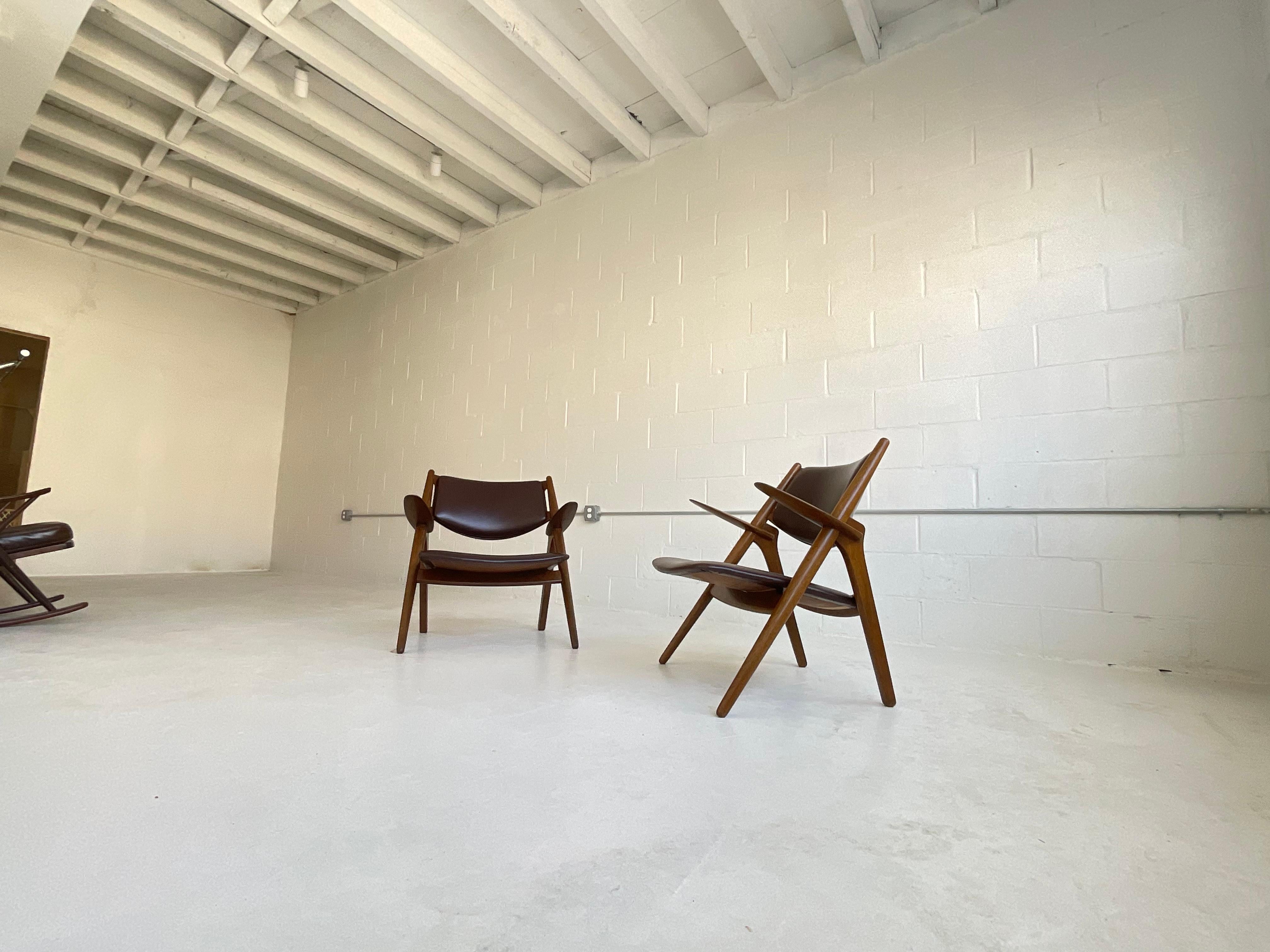 Hans Wegner Vintage Sawbuck Chairs for Carl Hansen CH28 in Oak & Leather, 1951 For Sale 8