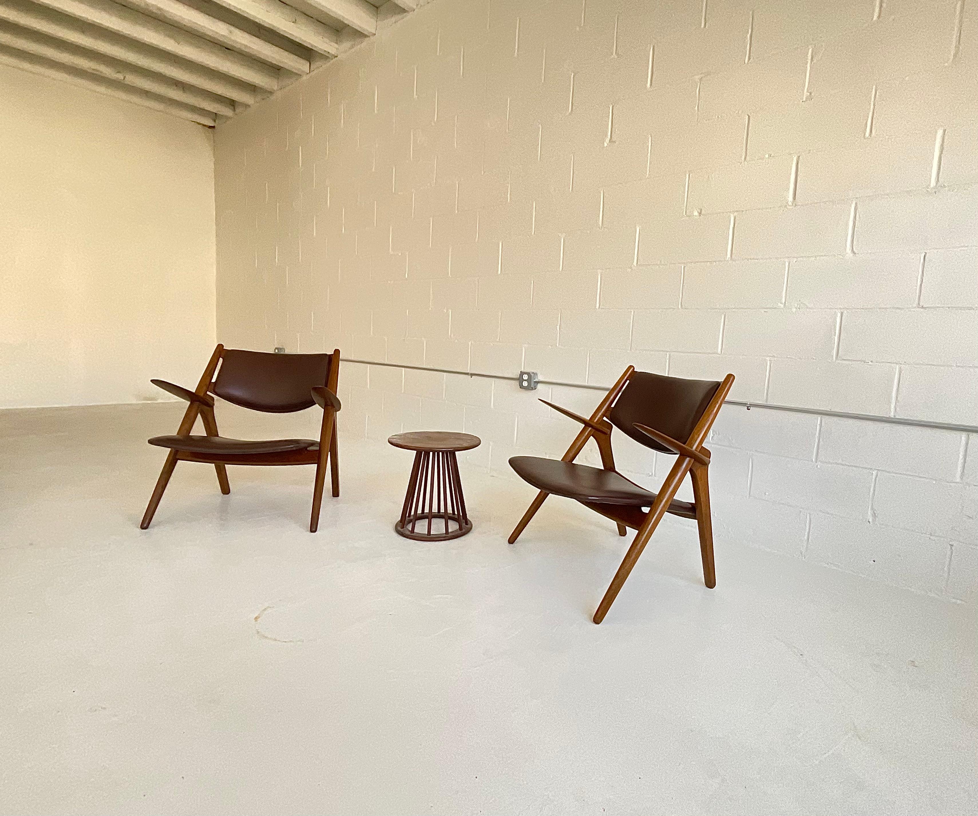 Hans Wegner Vintage Sawbuck Chairs for Carl Hansen CH28 in Oak & Leather, 1951 For Sale 1