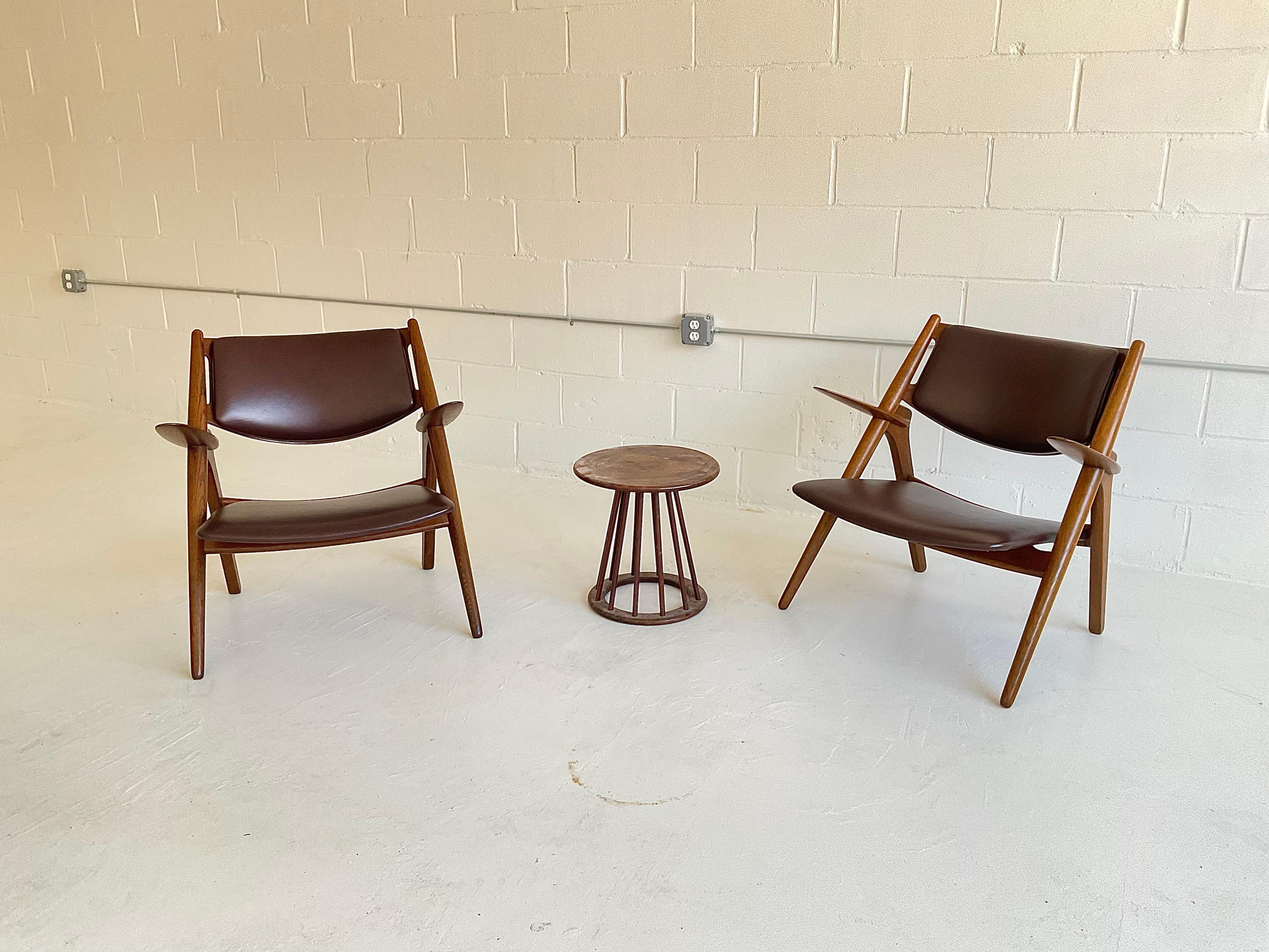 Hans Wegner Vintage Sawbuck Chairs for Carl Hansen CH28 in Oak & Leather, 1951 For Sale 3