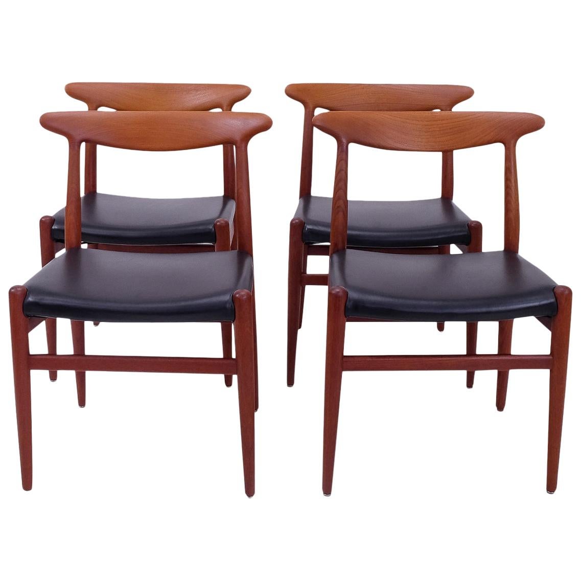 Hans Wegner W2 Chairs in Teak, Set of 4 For Sale