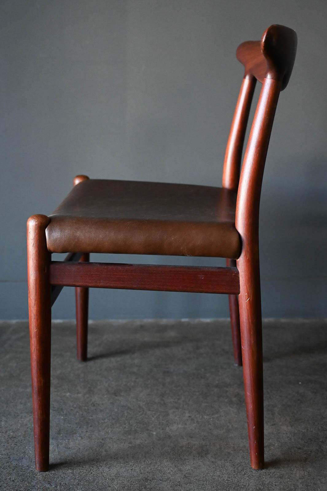 Hans Wegner W2 Dining or Side Chair, ca. 1960 In Good Condition In Costa Mesa, CA