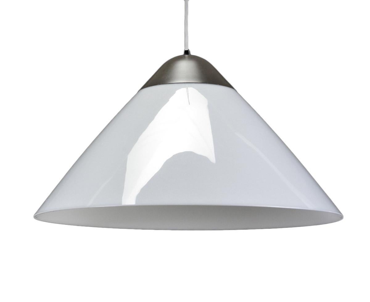 This largeset pendant-chandelier lamp has a top in grey lacquered metal and high gloss acryl shade opal. The maximum bulb is 200W. Marked inside by Louis Poulsen.

The Opala lamp is designed by Hans J. Wegner for Louis Poulsen in 1975. The ‘Opala’