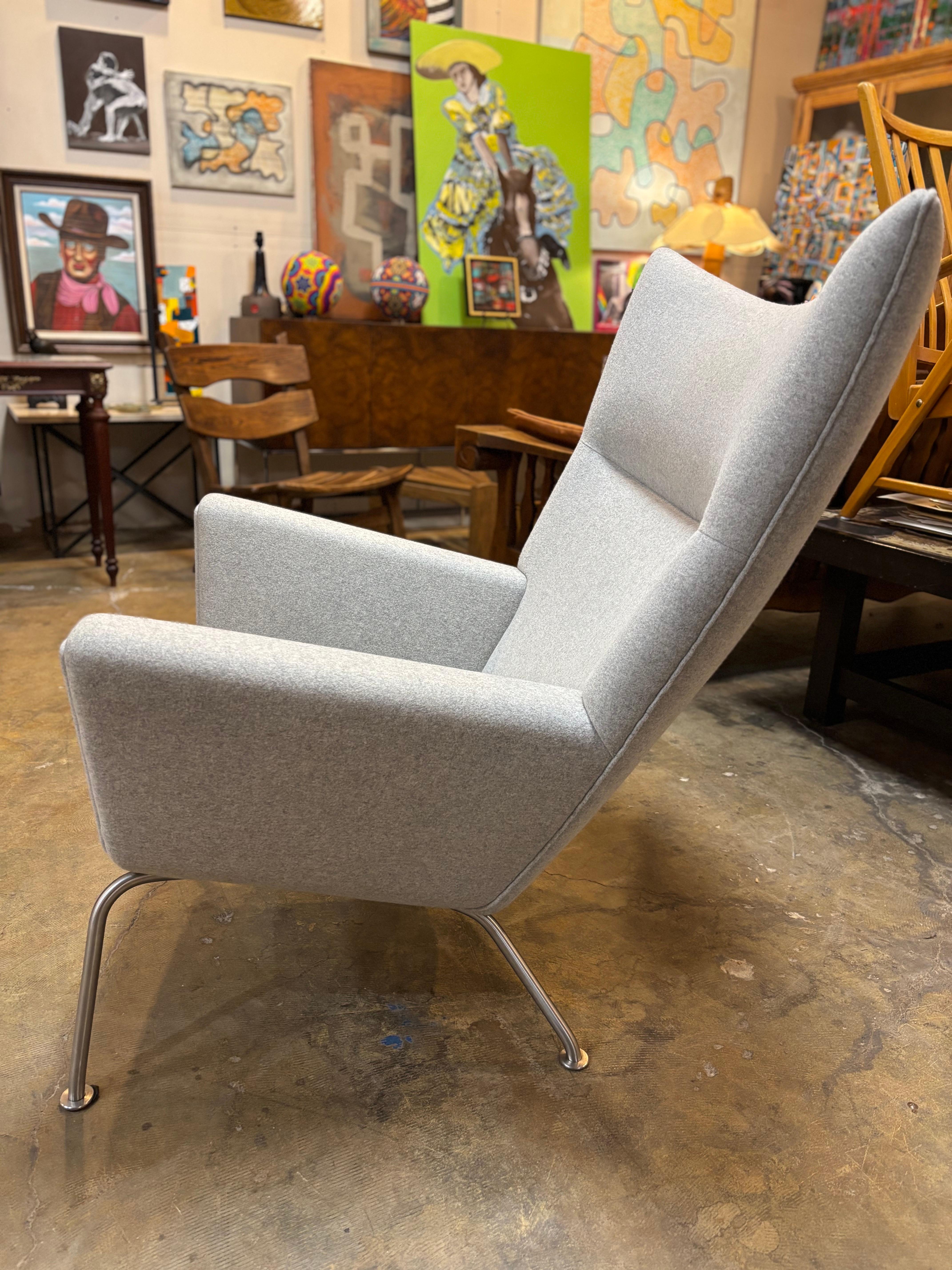 Hans Wegner Wing Lounge Chair für Carl Hansen & Søn (Moderne der Mitte des Jahrhunderts) im Angebot
