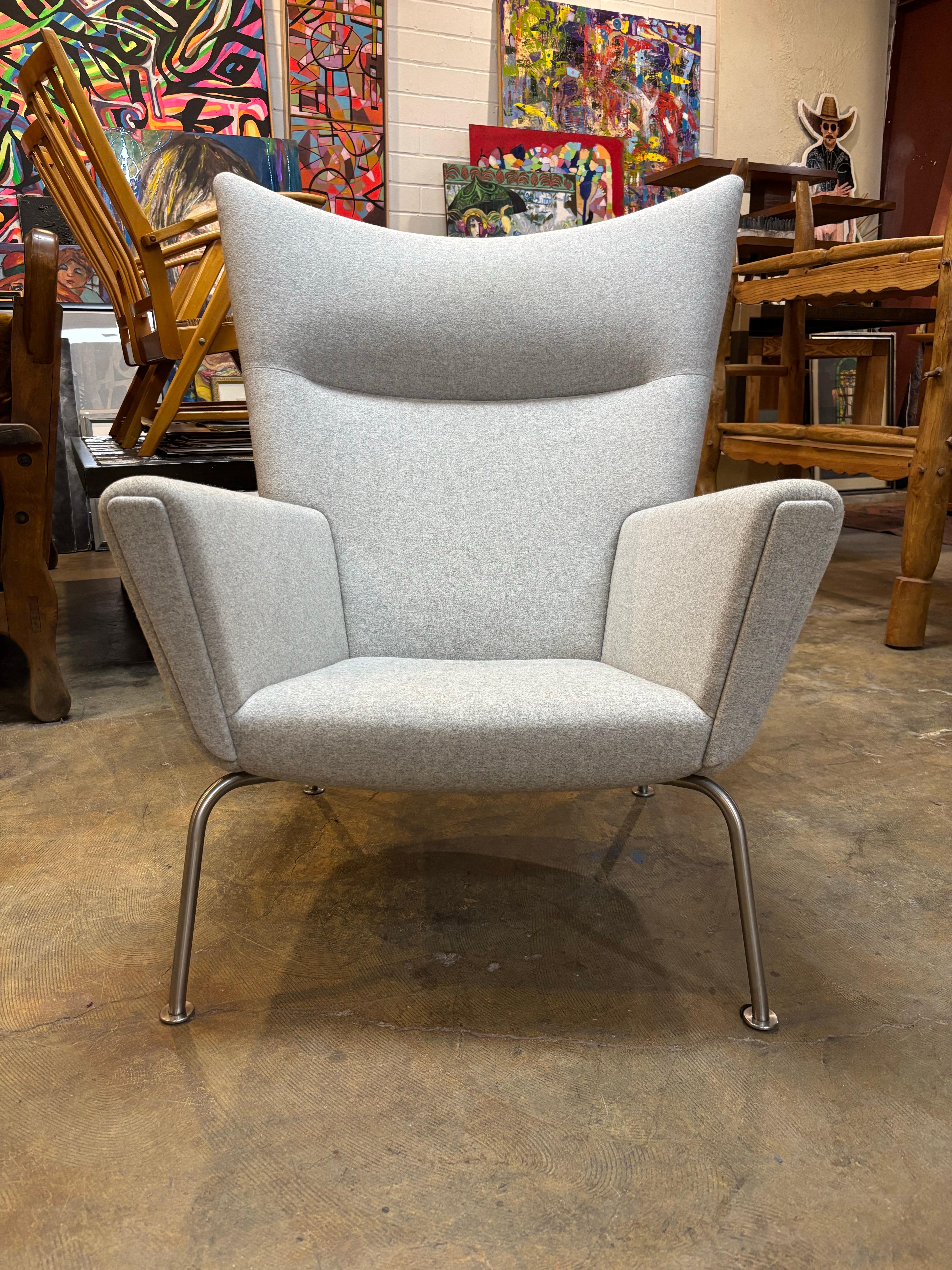 Hans Wegner Wing Lounge Chair für Carl Hansen & Søn (Dänisch) im Angebot