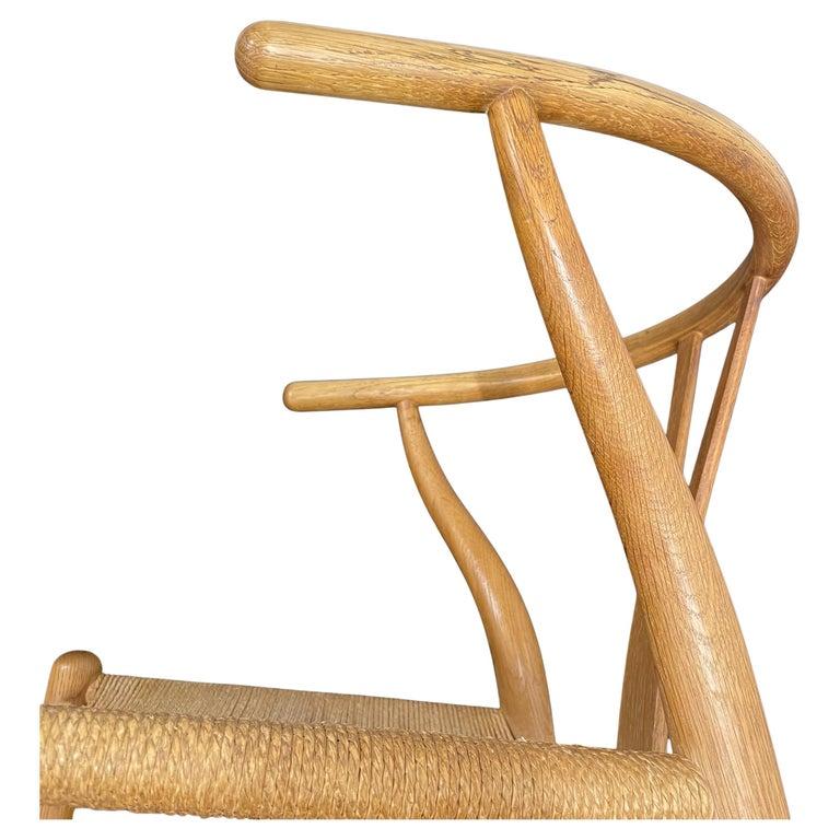 Hans Wegner vintage Wishbone CH-24 for Carl Hansen, 1970's edition in vendita 1