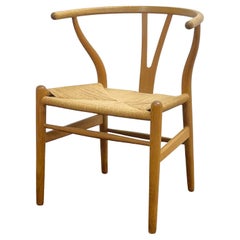 Hans Wegner vintage Wishbone CH24 for Carl Hansen, 1970's edition