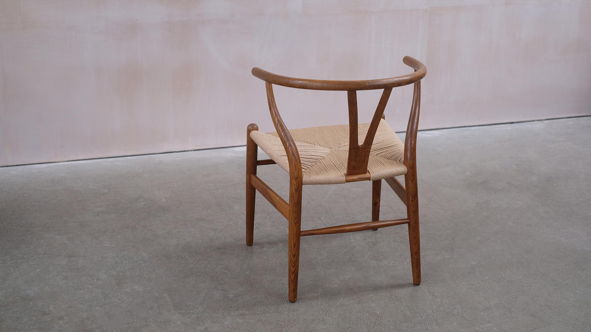 20th Century 8 Hans Wegner Wishbone Chairs