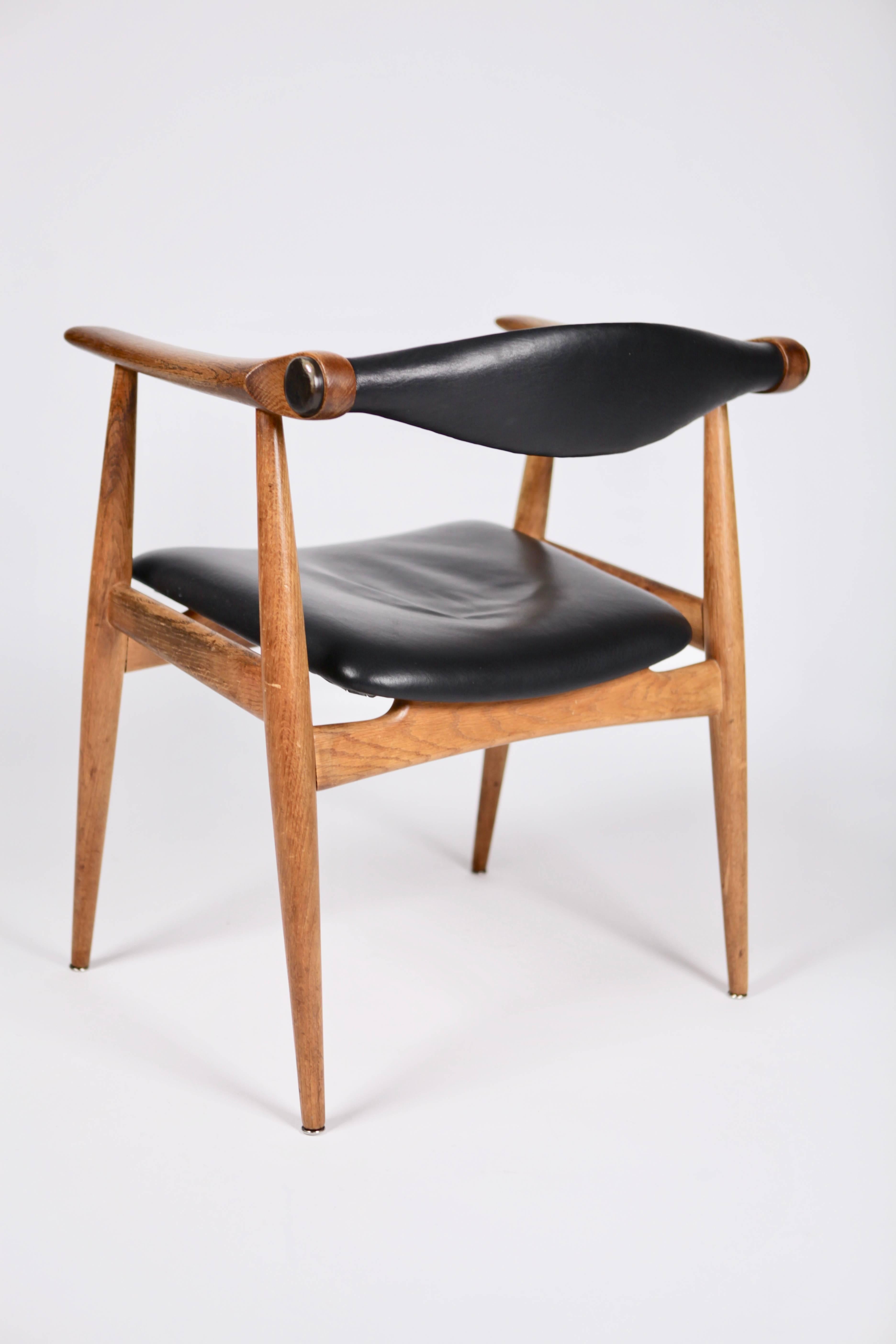 Mid-20th Century Hans Wegner, the Yoke Chair CH34, Oak and Black Leather