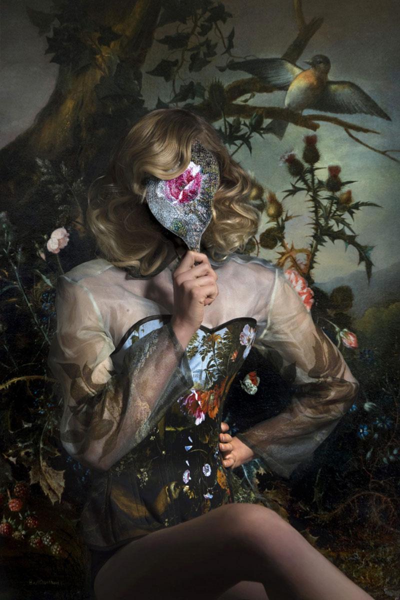 Color Photograph di Hans Withoos - Fiore ricamato