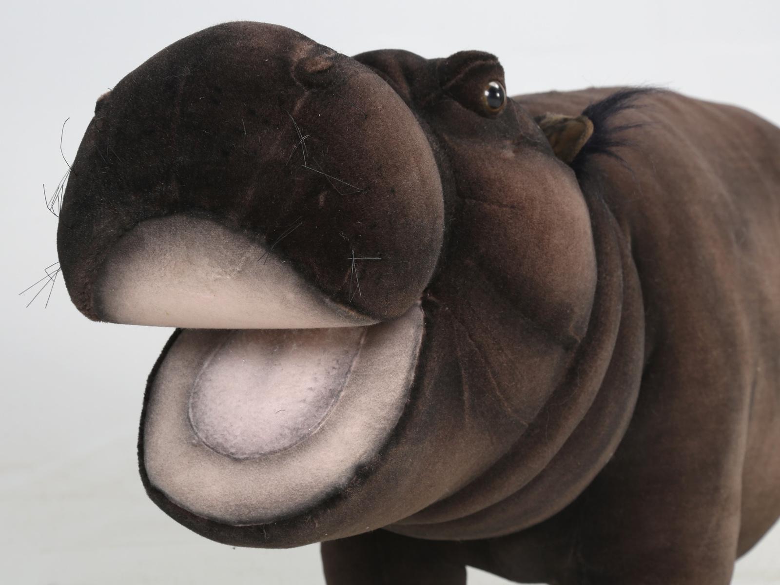 Philippin Hansa Mechanical : un énorme hippopotame en peluche de près de 2 mètres de long en vente